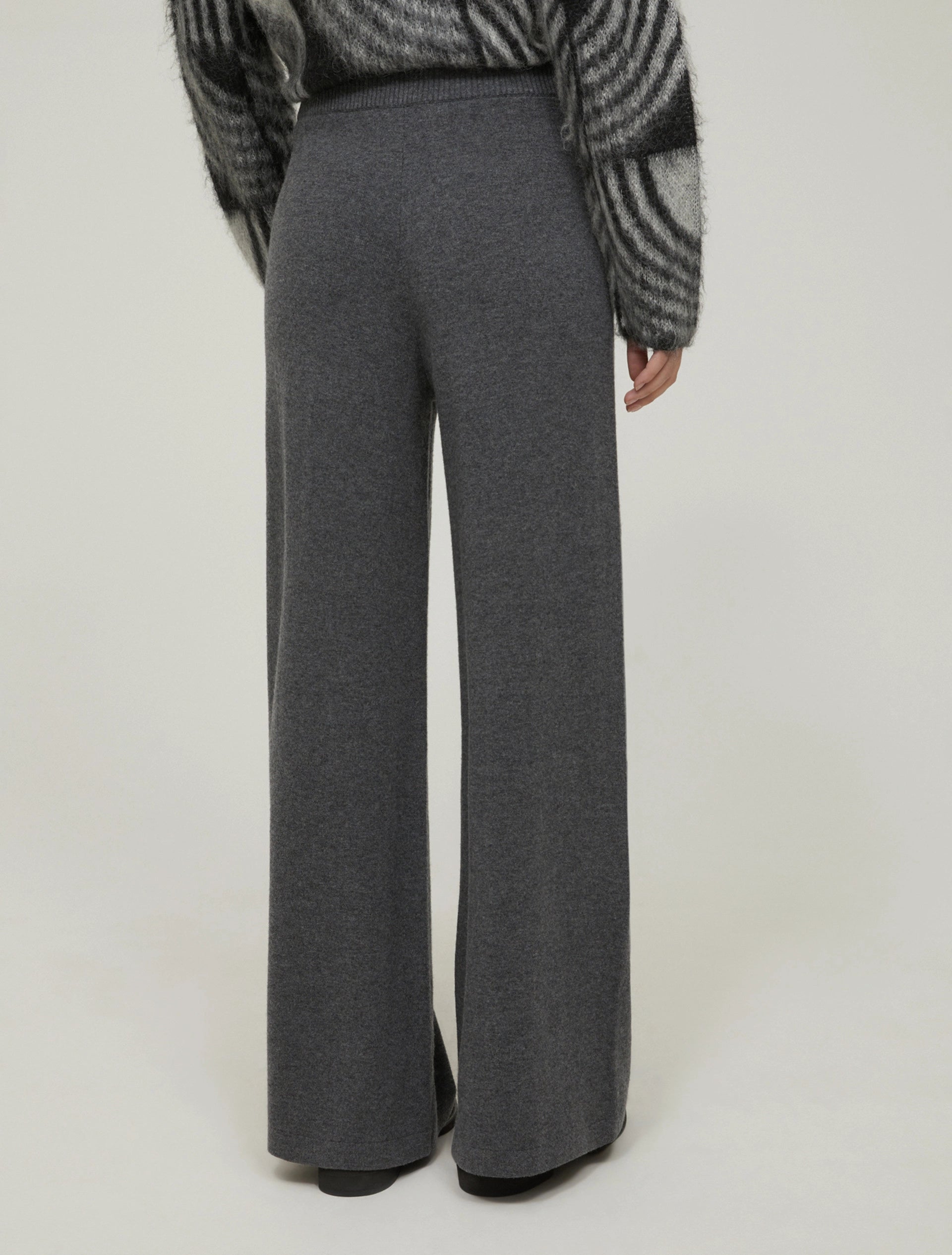 Pantaloni ampi in maglia