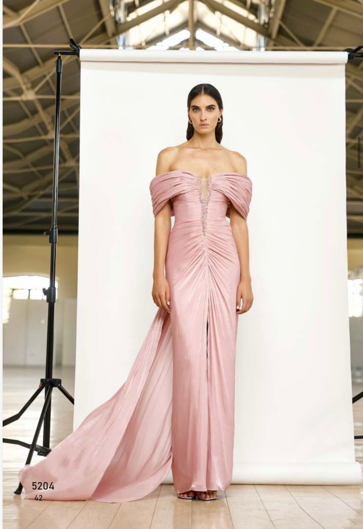 Abito Aderente Con Spalline Scese