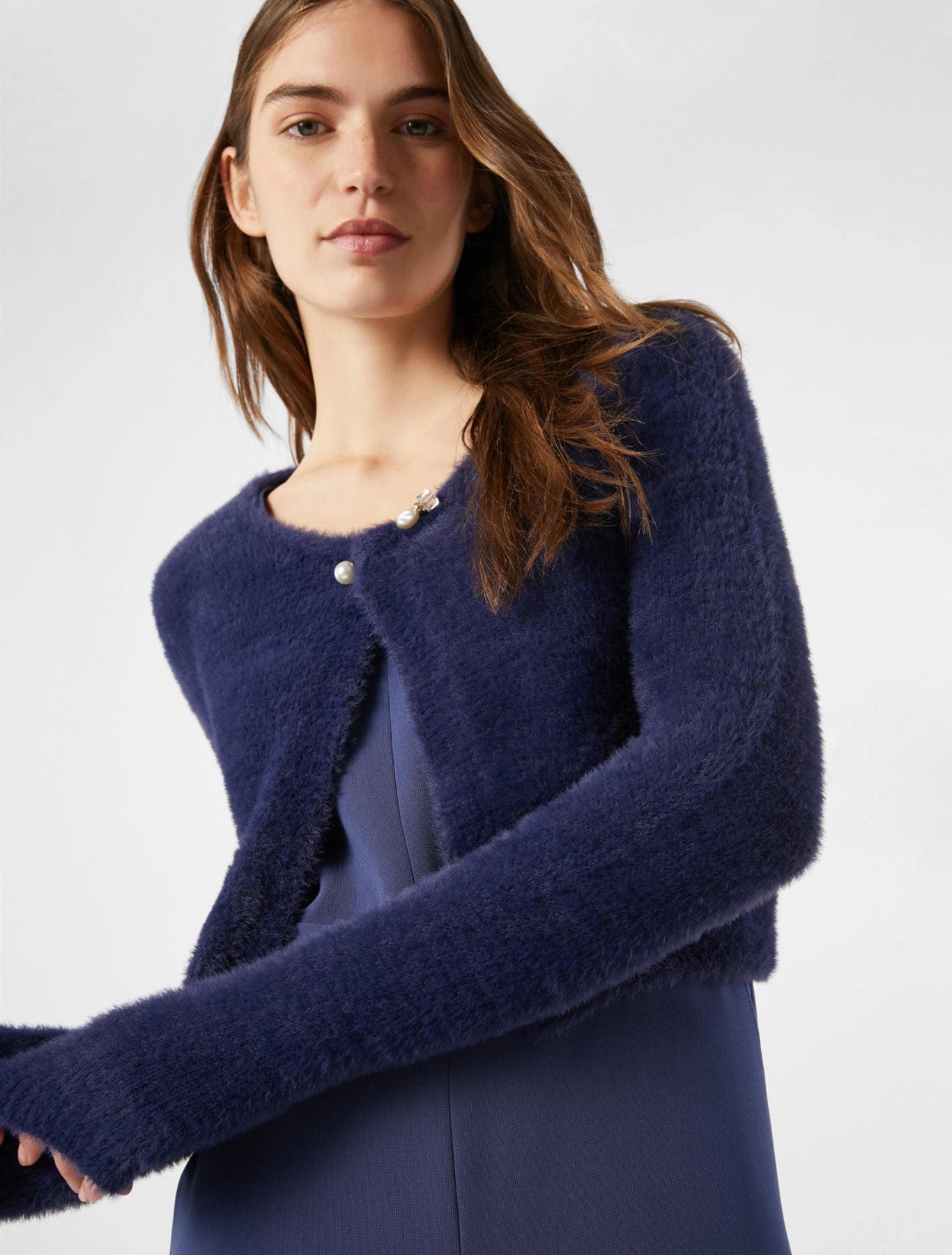Cardigan con Spilla Gioiello