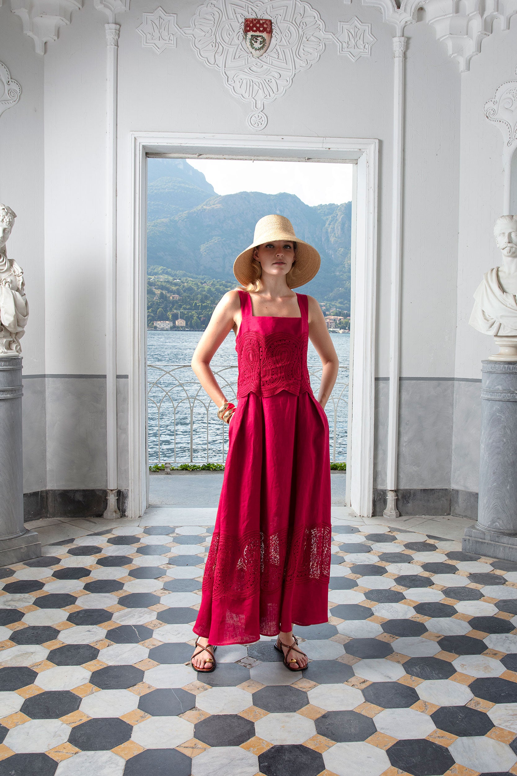 Abito In Lino con Dettagli in Pizzo