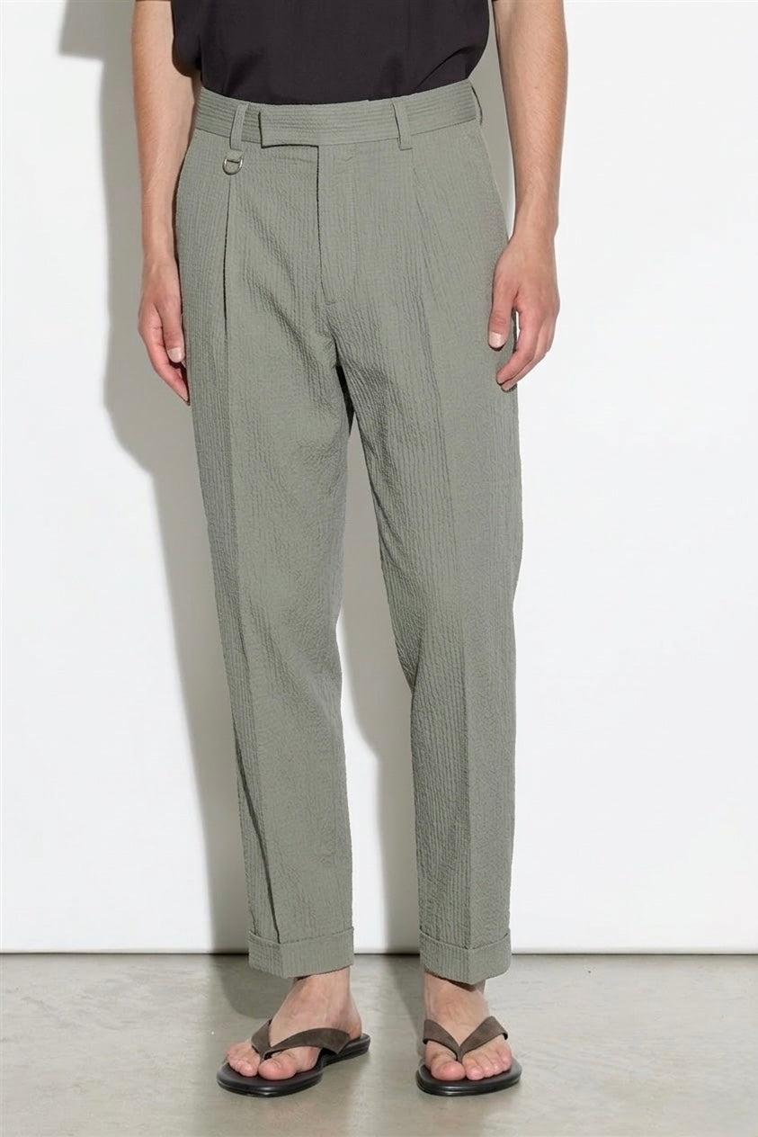 Pantalone Con Pinces Tessuto Seersucker