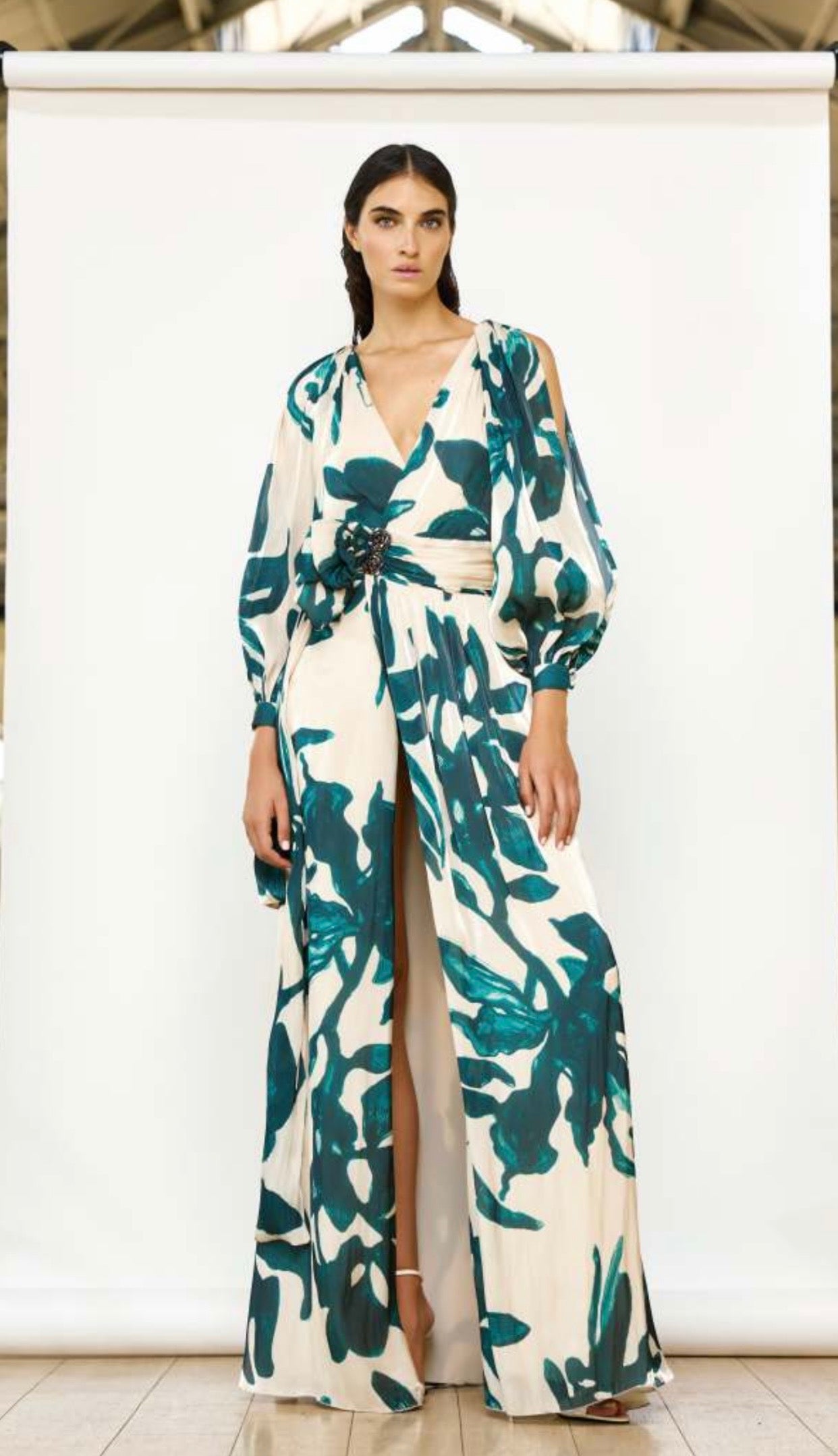 Abito Fantasia Con Spacco