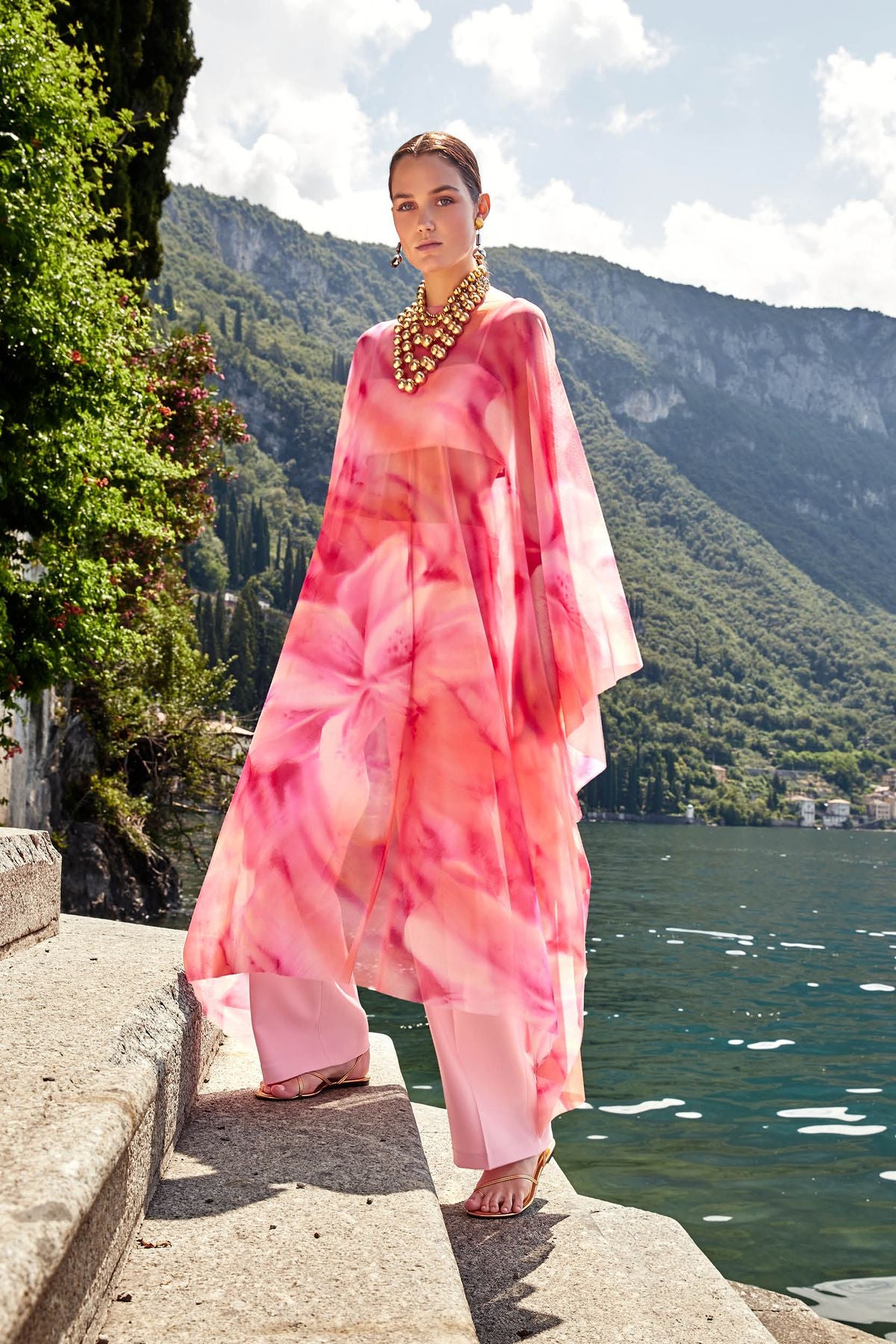 completo poncho top e pantalone