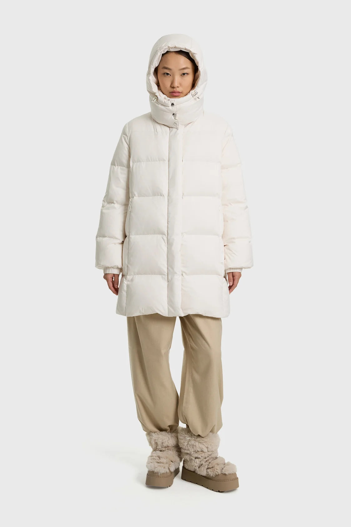 Piumino Lungo in Nylon Opaco con Cappuccio Removibile