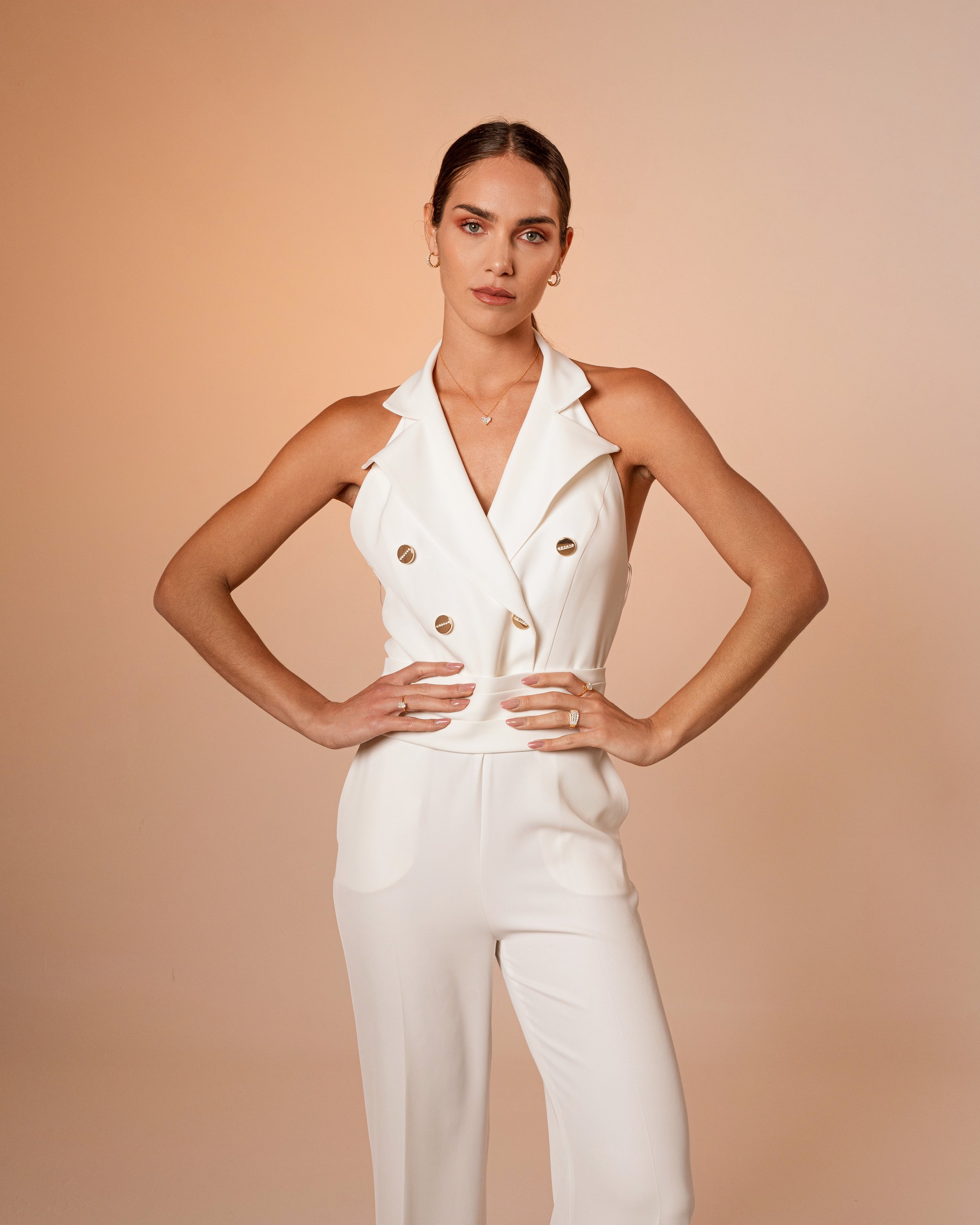 tuta scollo all'americana con gamba larga