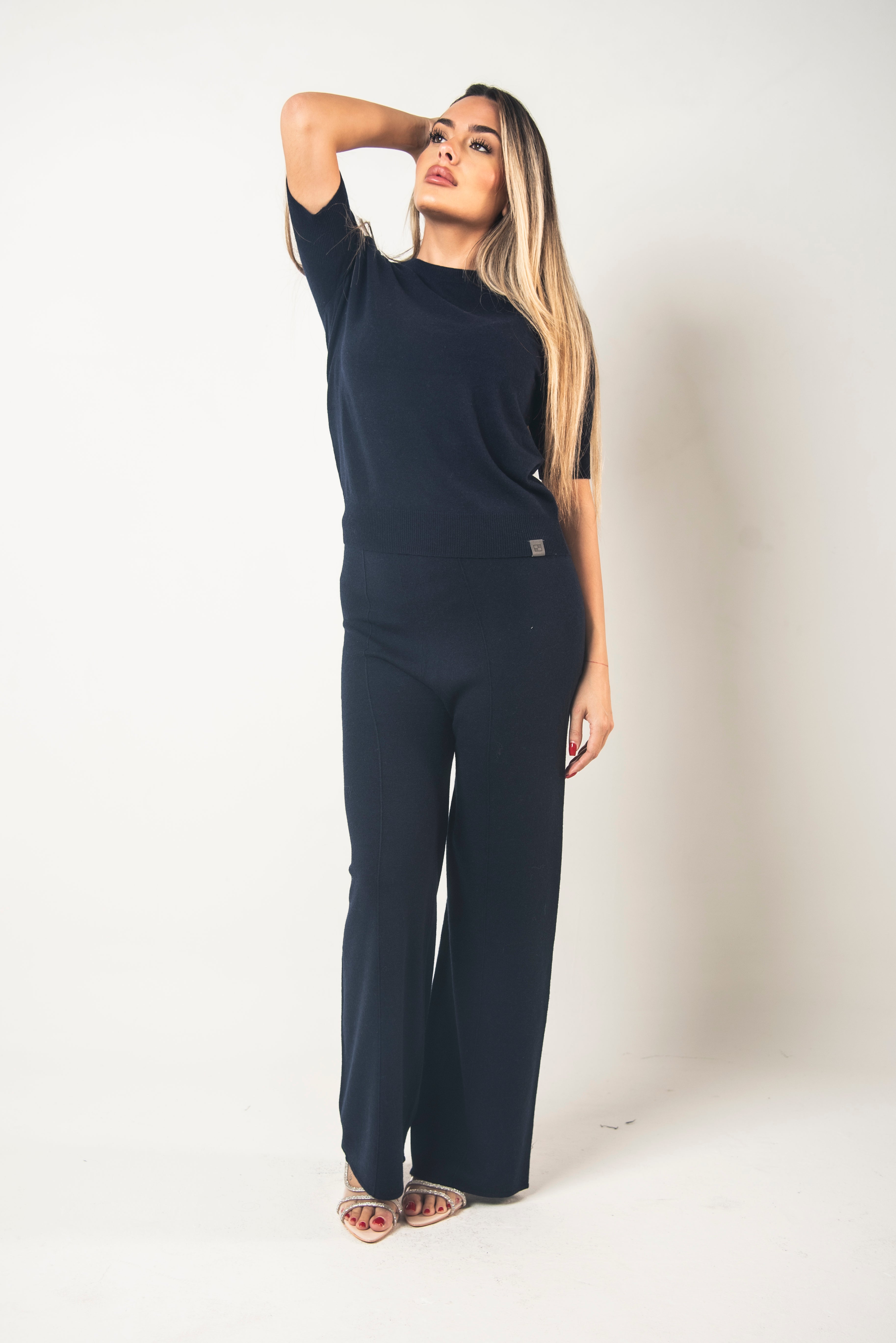 MAGLIA A MANICHE CORTE