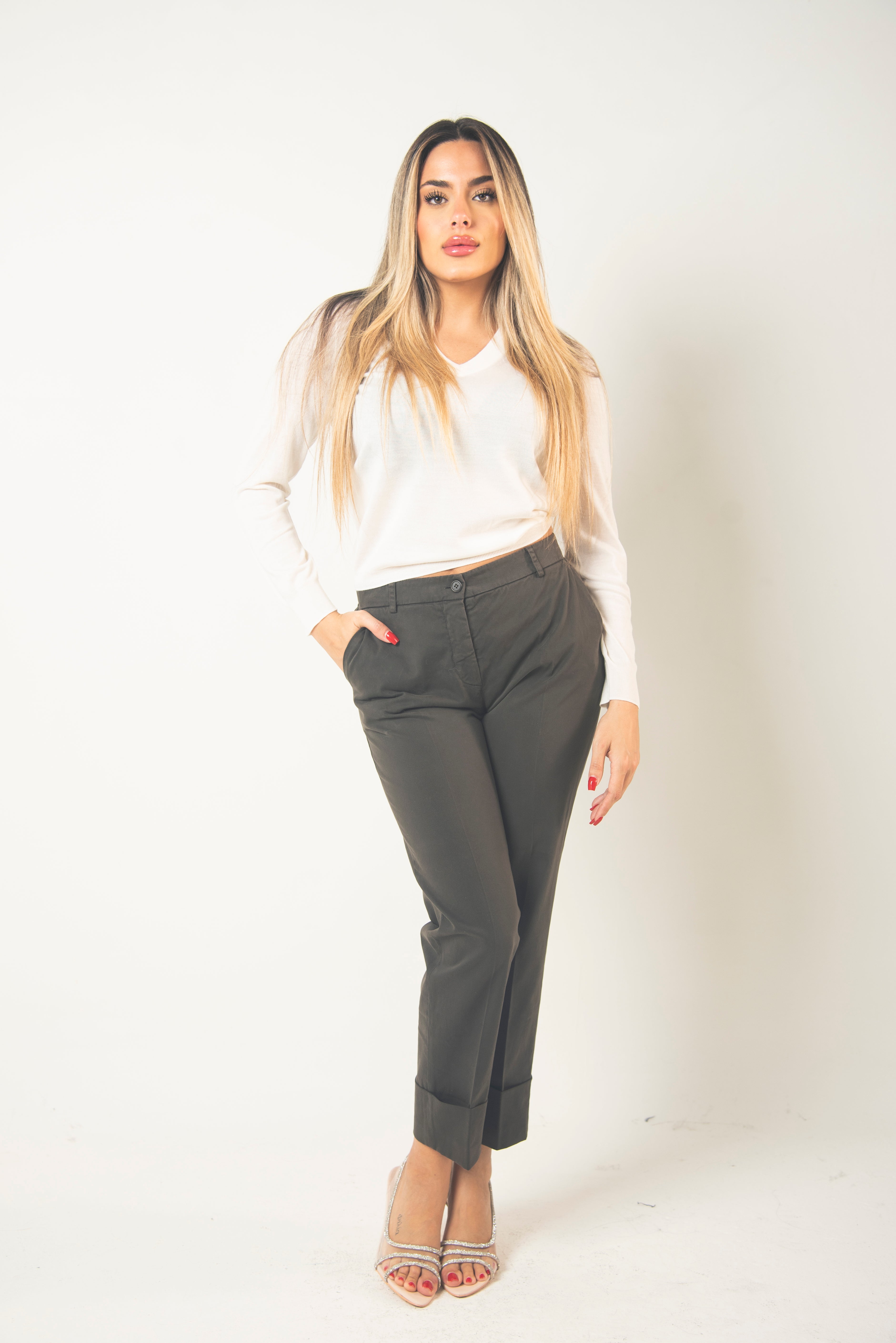 MAGLIA SCOLLO A V IN LANA, SETA, CACHEMIRE