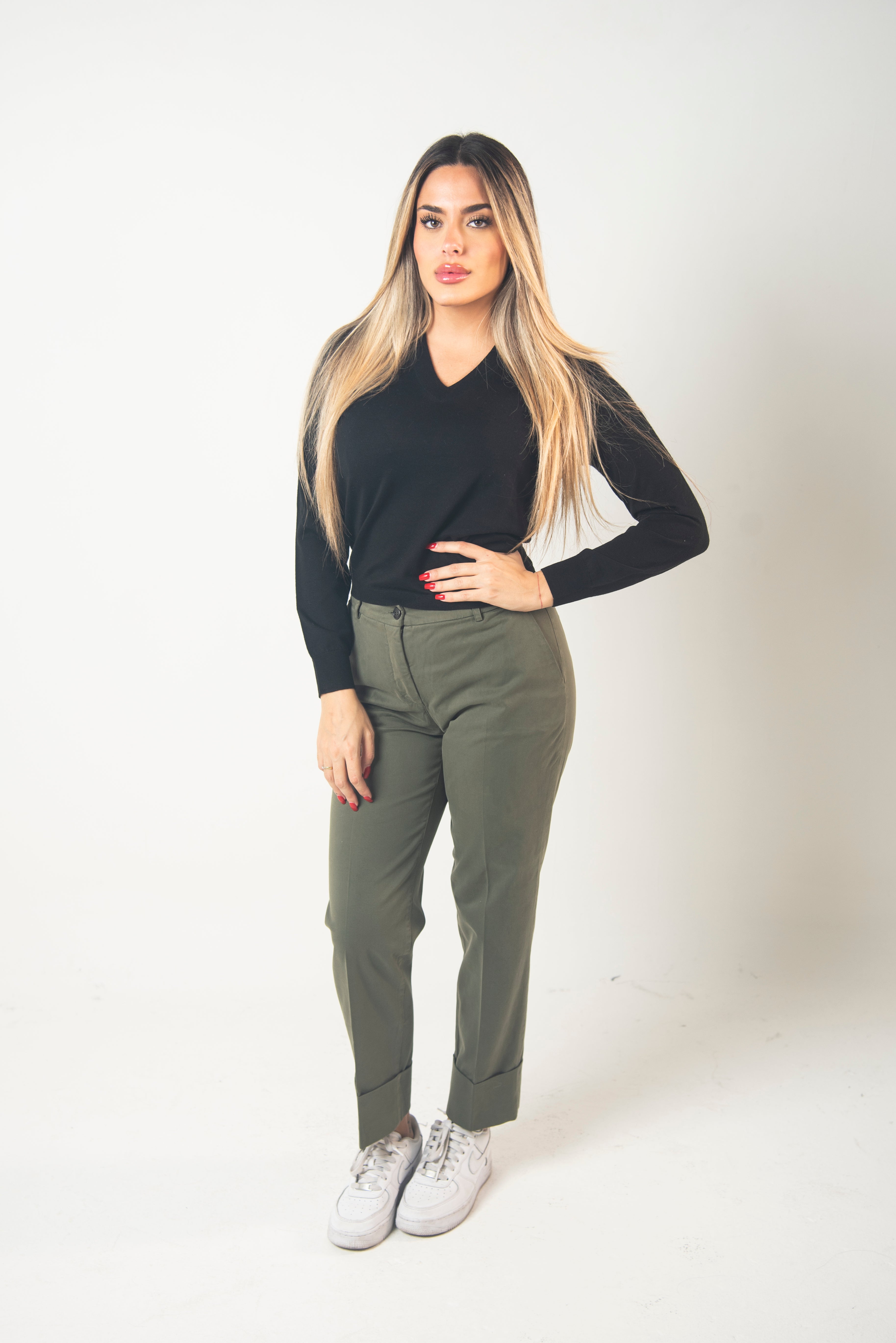 MAGLIA SCOLLO A V IN LANA, SETA, CACHEMIRE