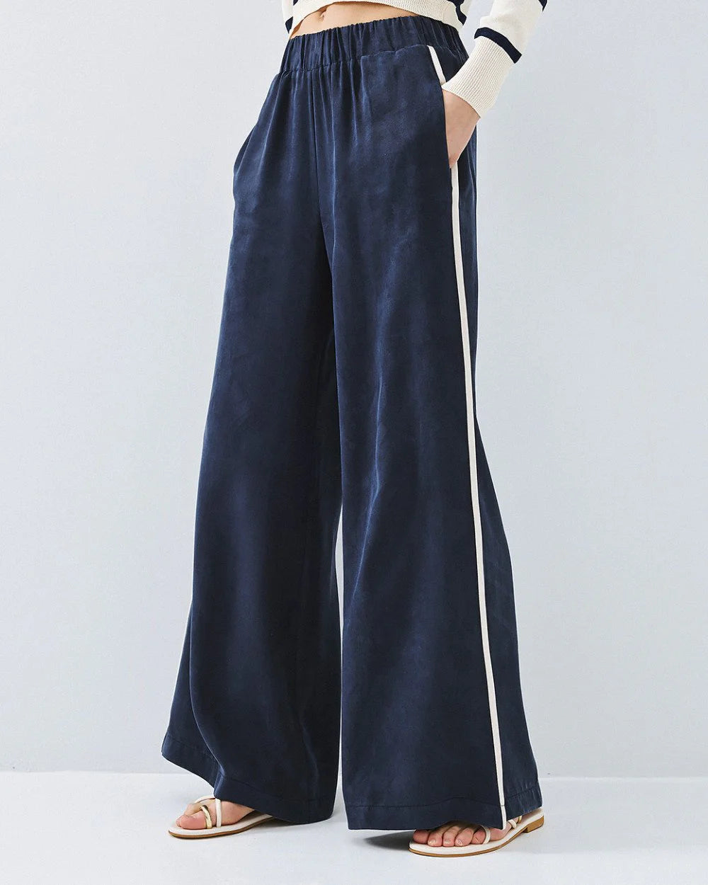 Pantaloni a Gamba Larga con Bordi Laterali