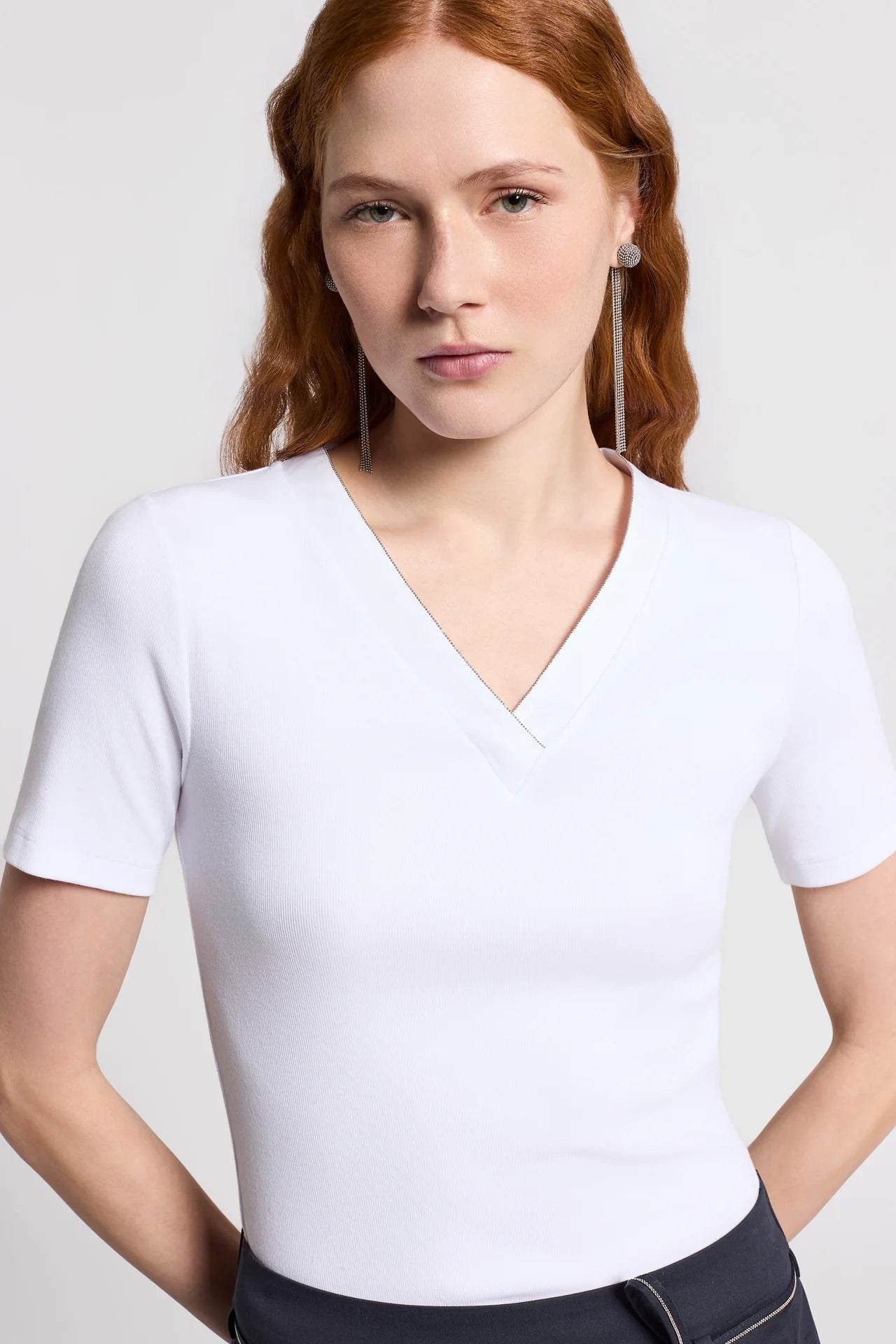 T-shirt in Microcostina di jersey Scollo V