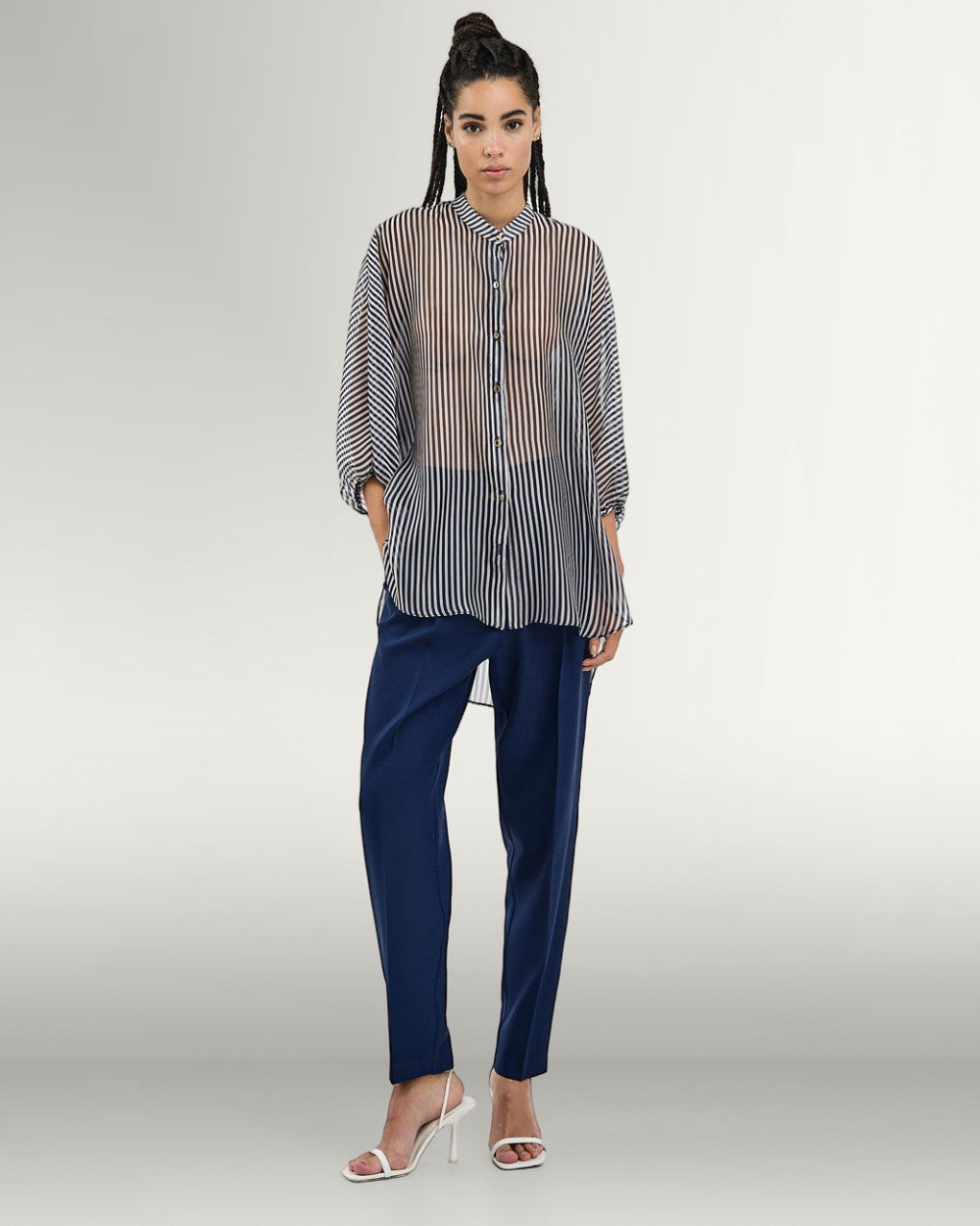 Camicia a righe con maniche a sbuffo