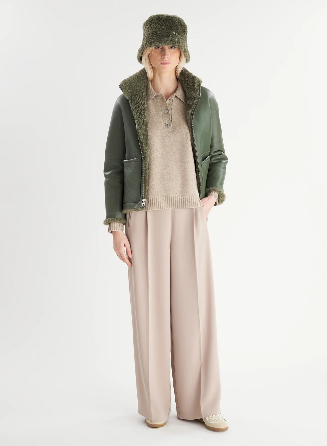 Montone Corto Reversibile In Pelle