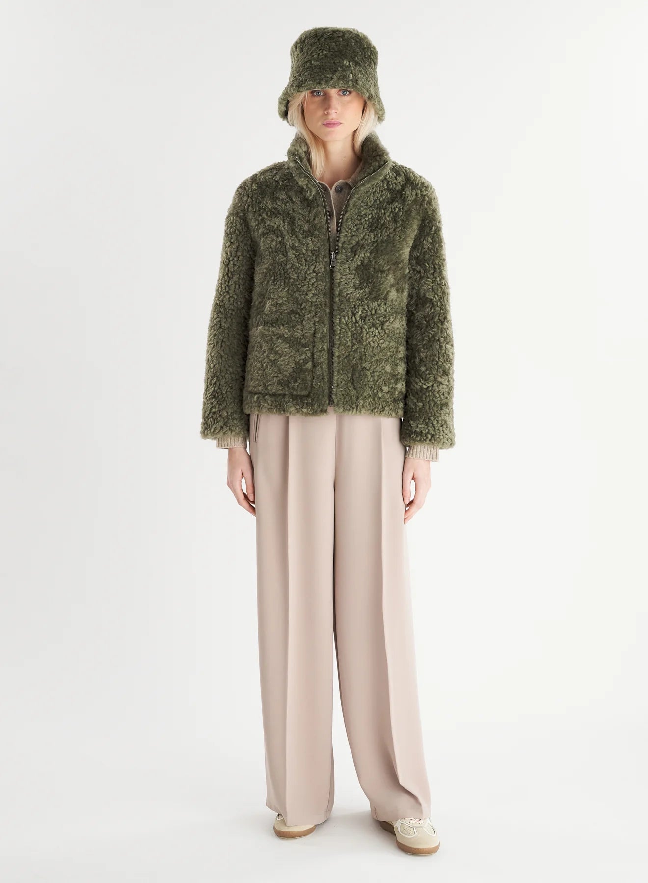 Montone Corto Reversibile In Pelle