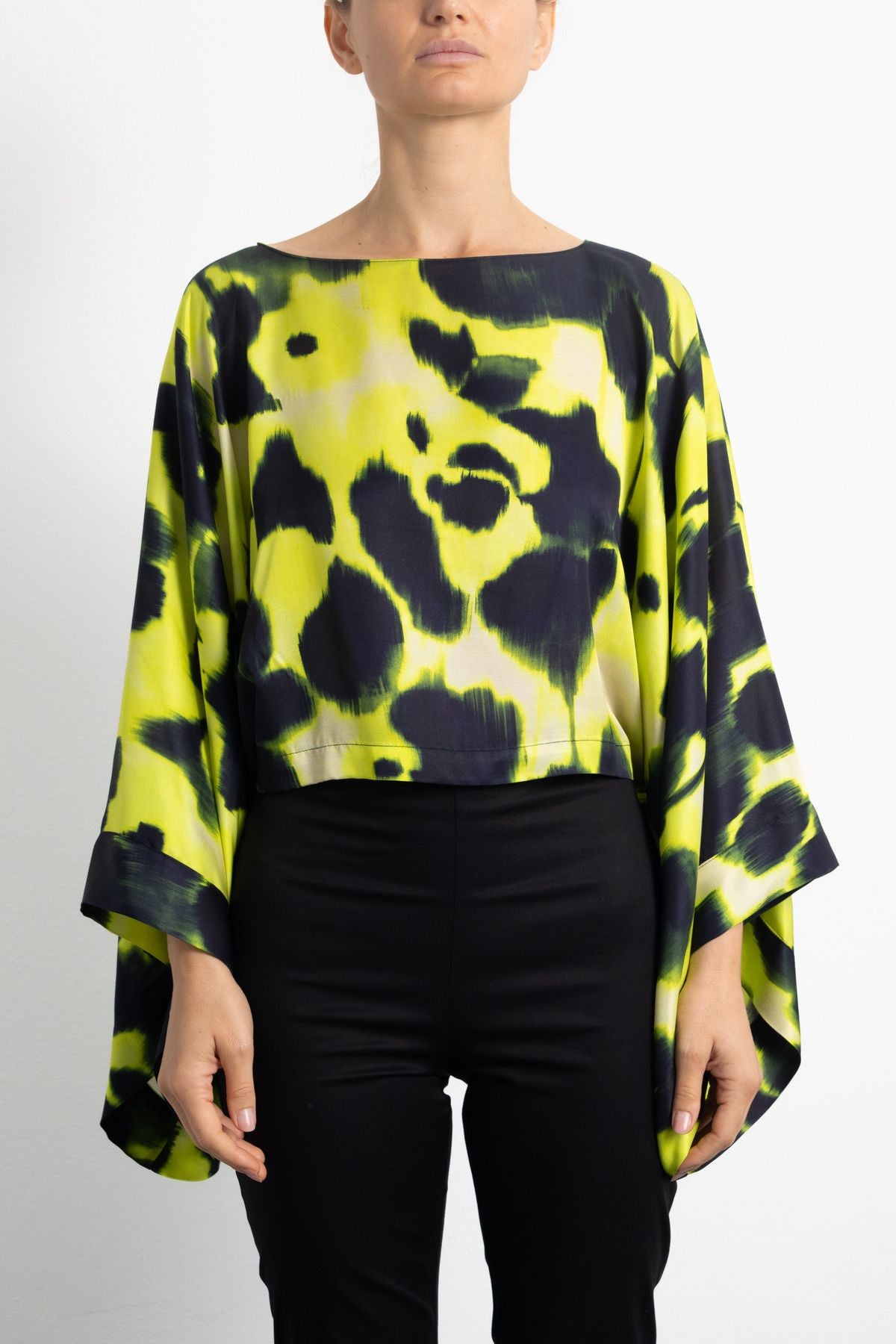 COORDINATO BLUSA E PANTALONE FLUIDI CON STAMPA