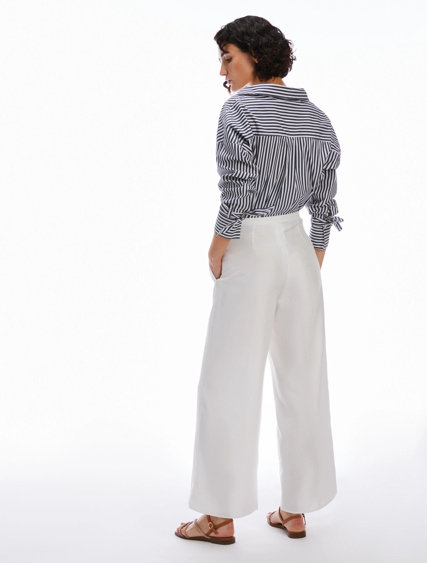 Pantaloni in shantung e macramè