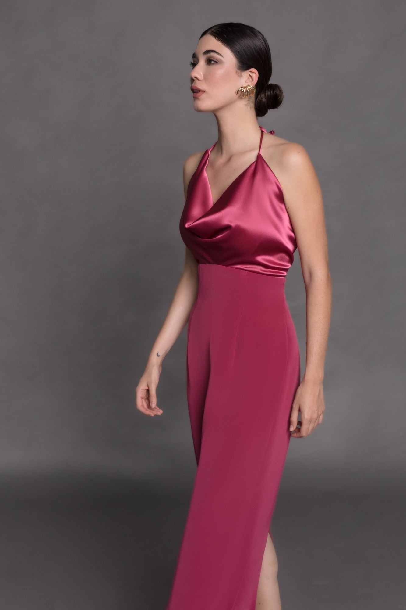 Abito Aderente Scollo ad anello In Satin