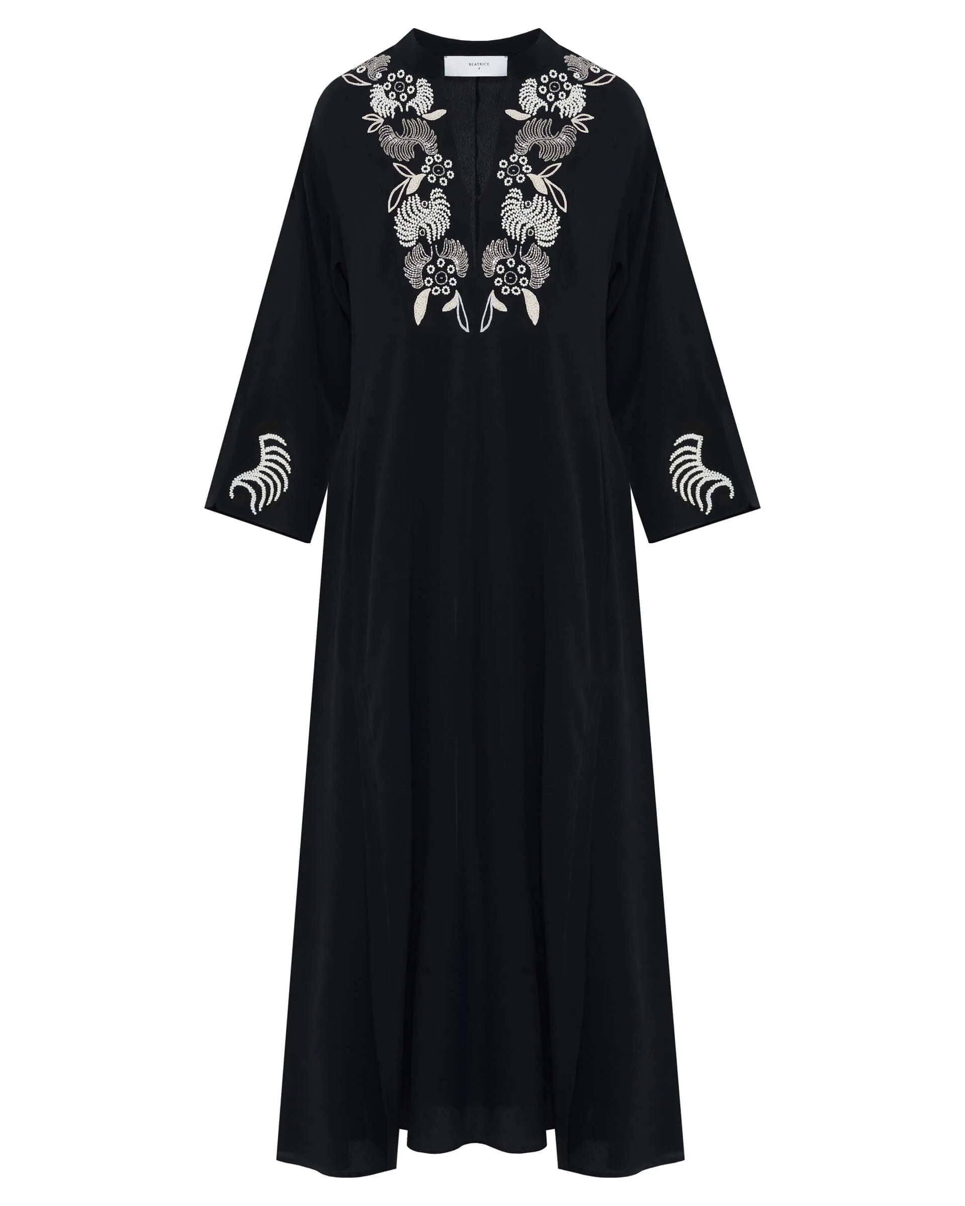 Abito in Crep di Seta con Plastron Ricamato