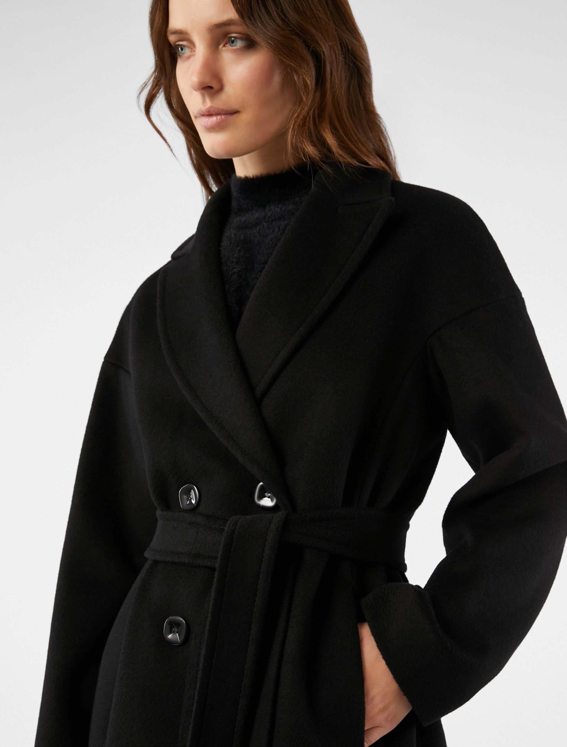 Cappotto doppiopetto in pura lana con cintura