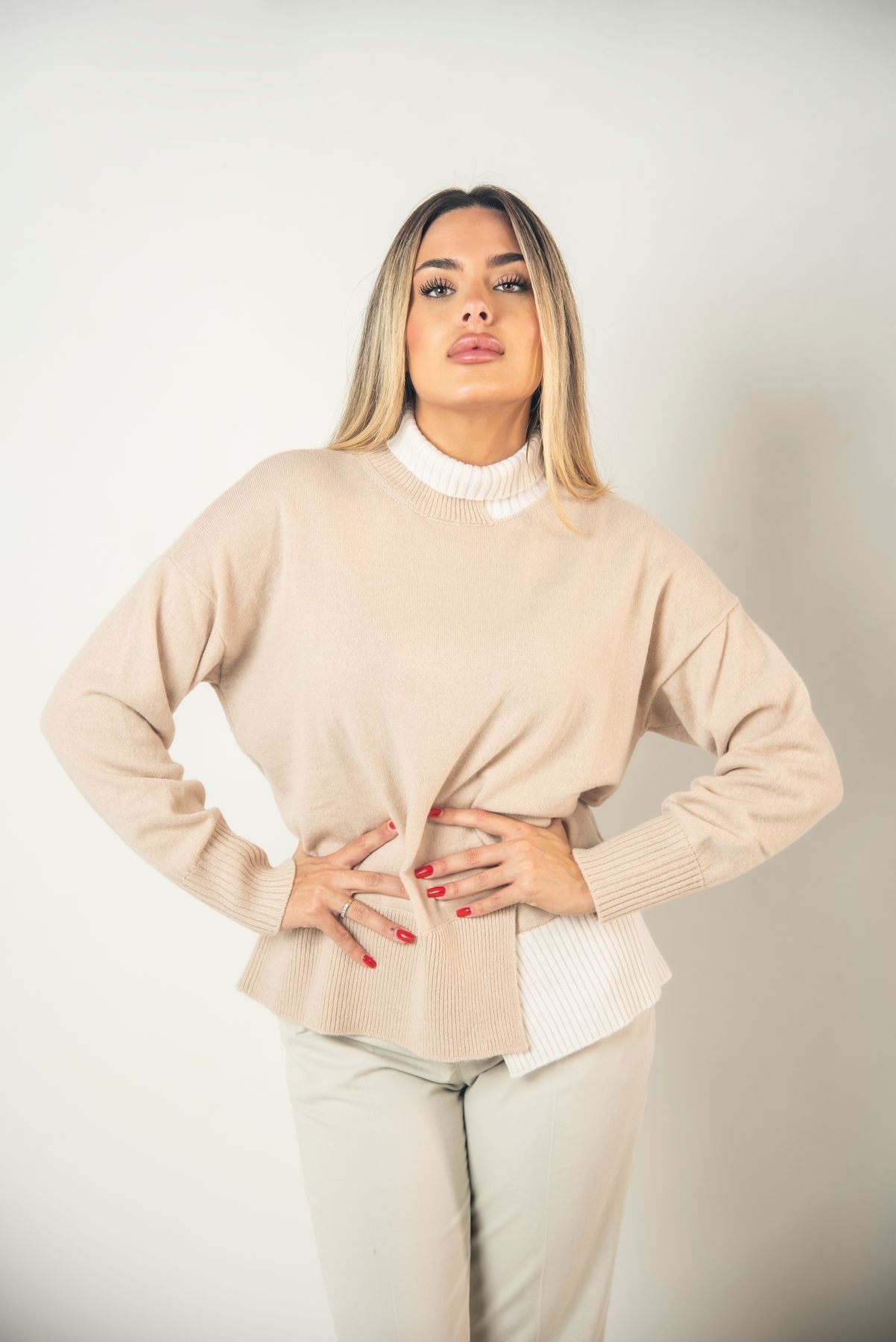 Maglia Collo Alto Con Profili a Contrasto