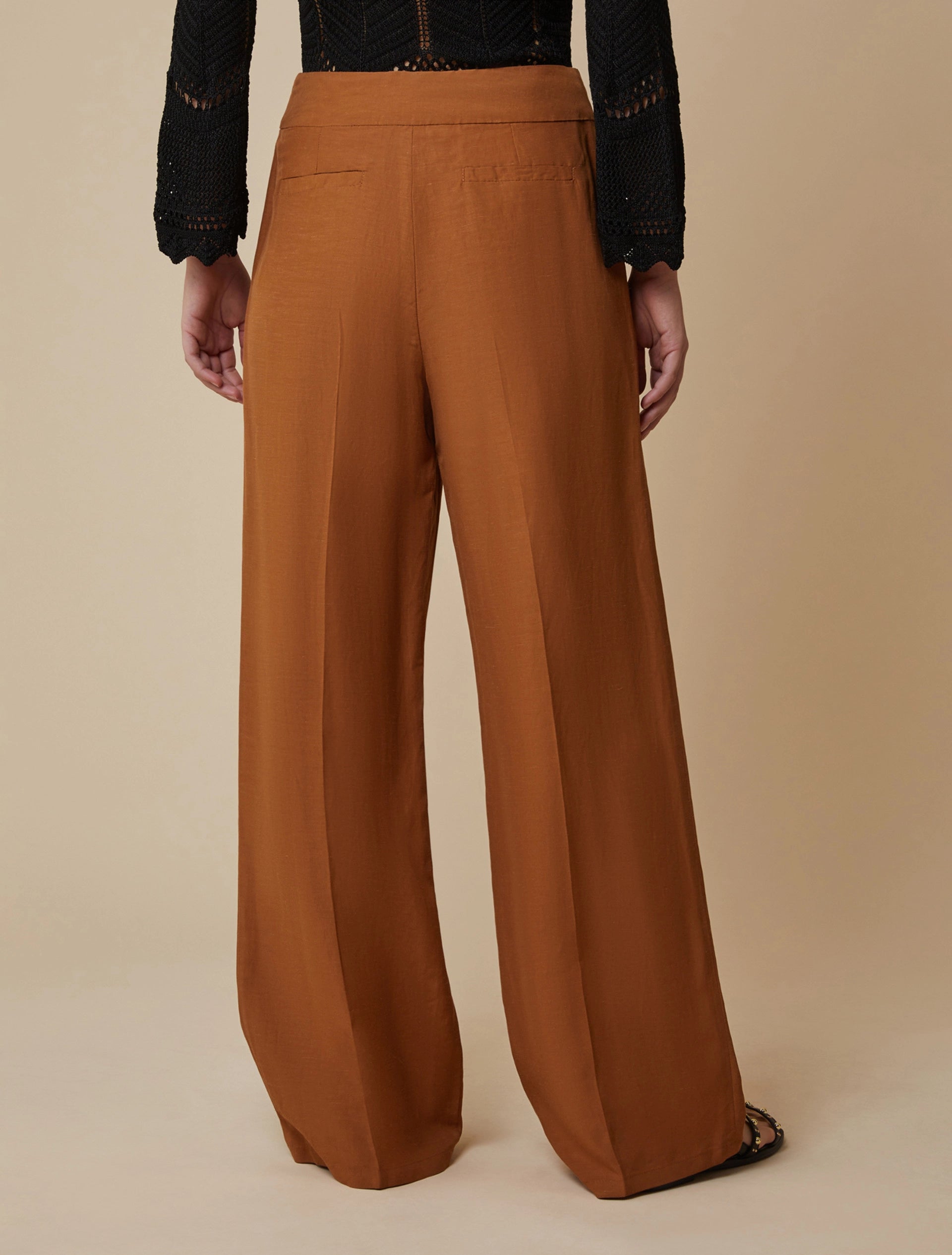 Pantaloni Ampi In Blend Di Lino