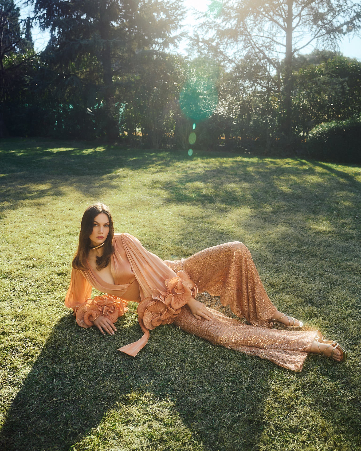 Completo con Camicia manica a fiore e pantalone paillettes