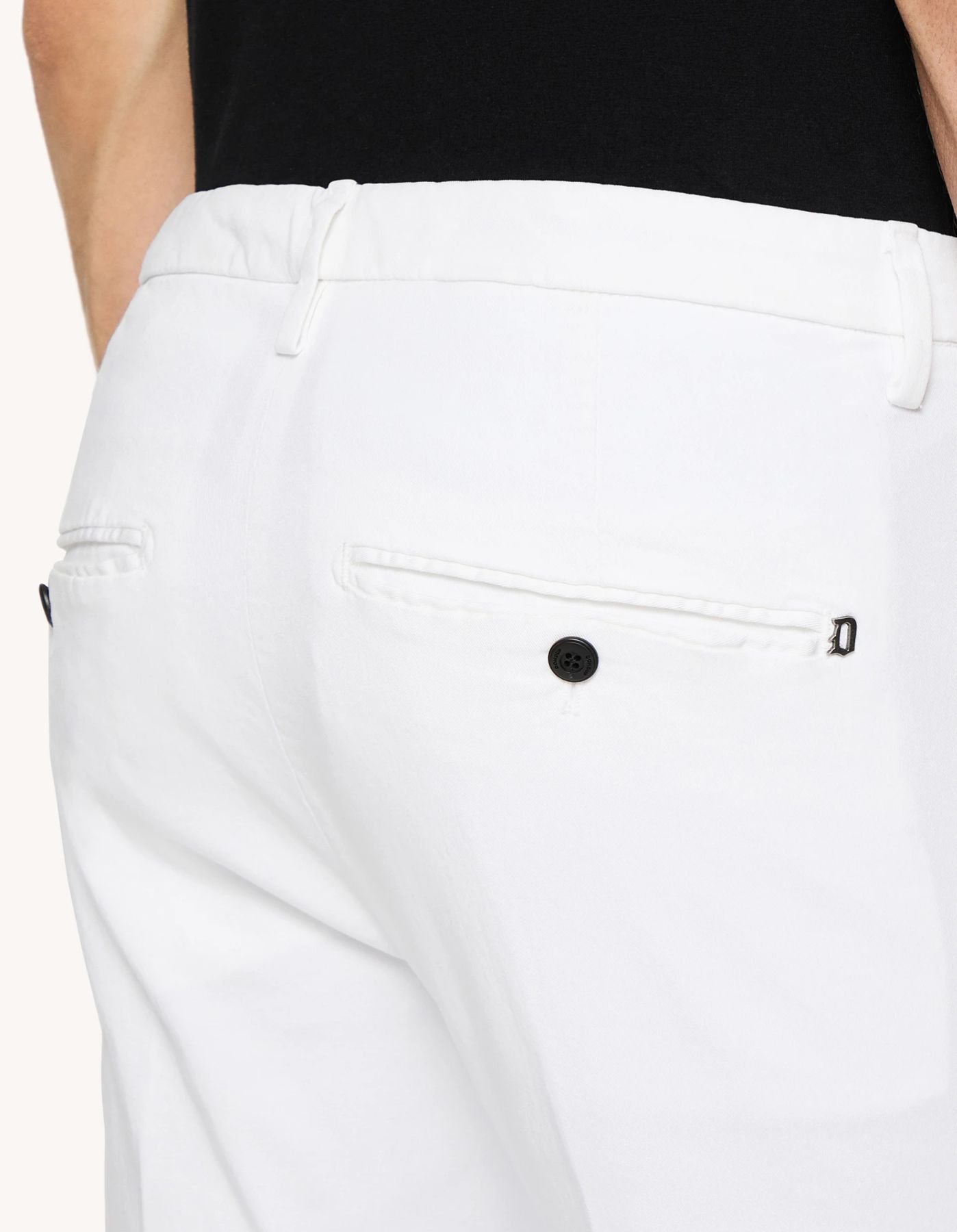 pantaloni slim in gabardina