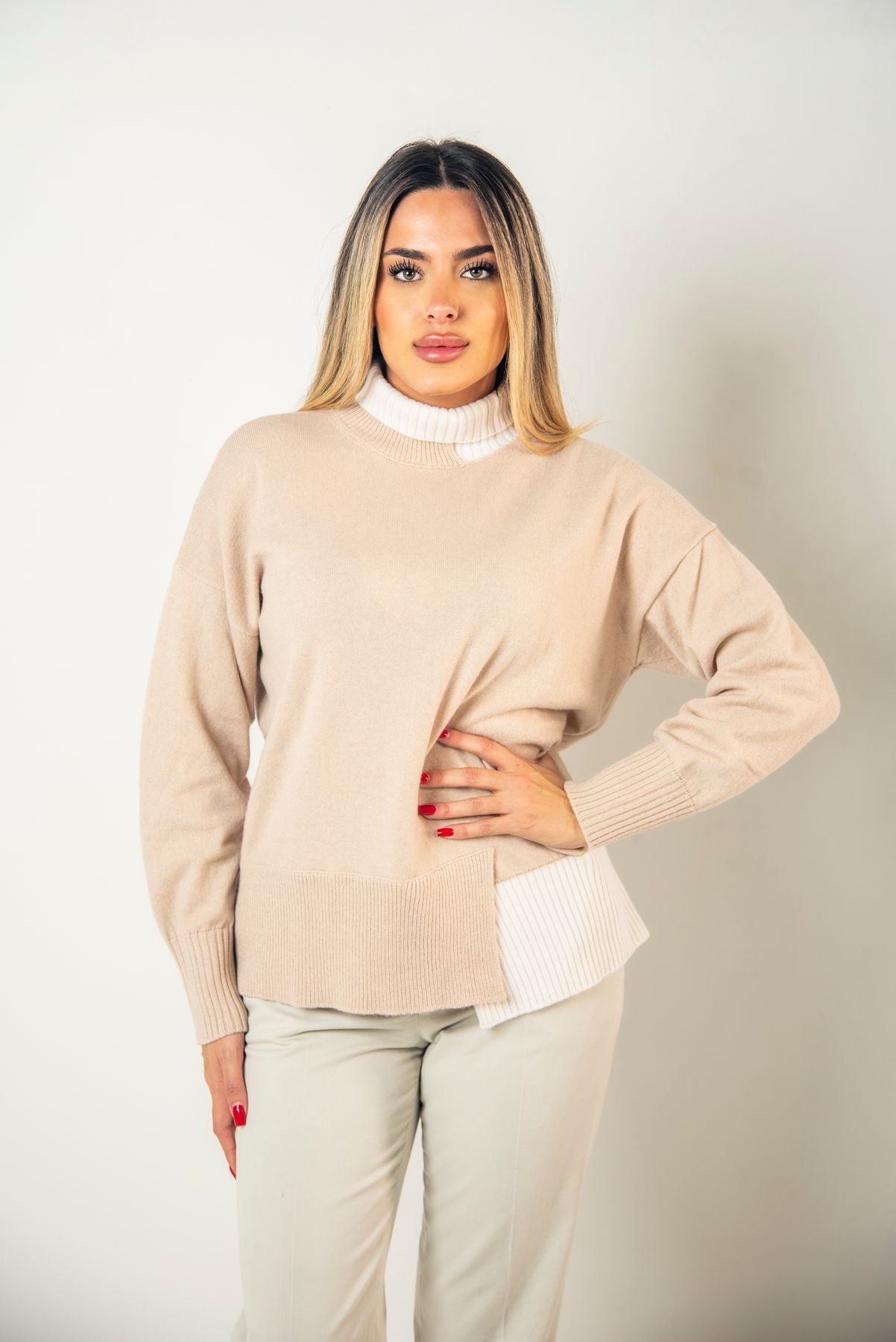 Maglia Collo Alto Con Profili a Contrasto