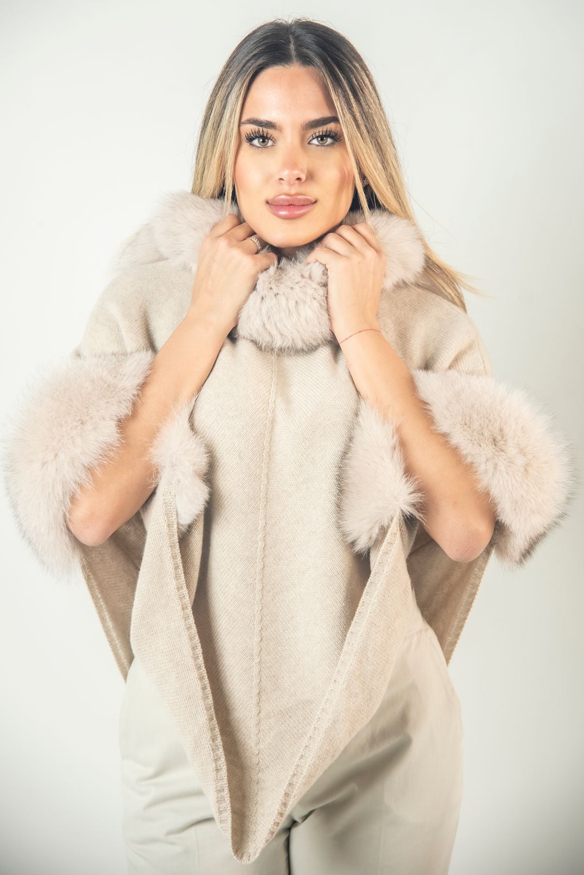 Mantella in cashmere e volpe