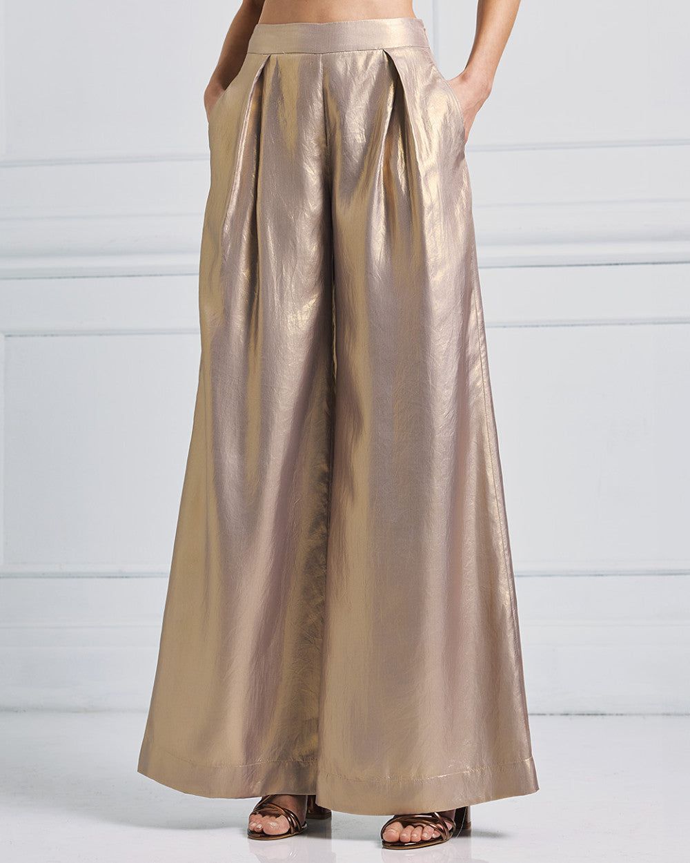 Pantaloni Effetto Metallizzato con Pinces