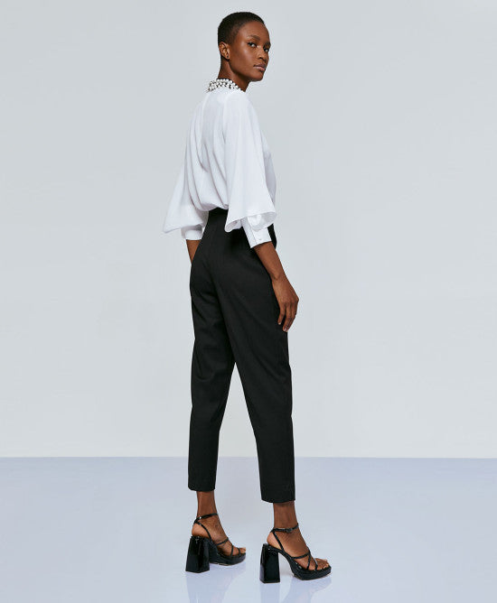 PANTALONE CON PENCES