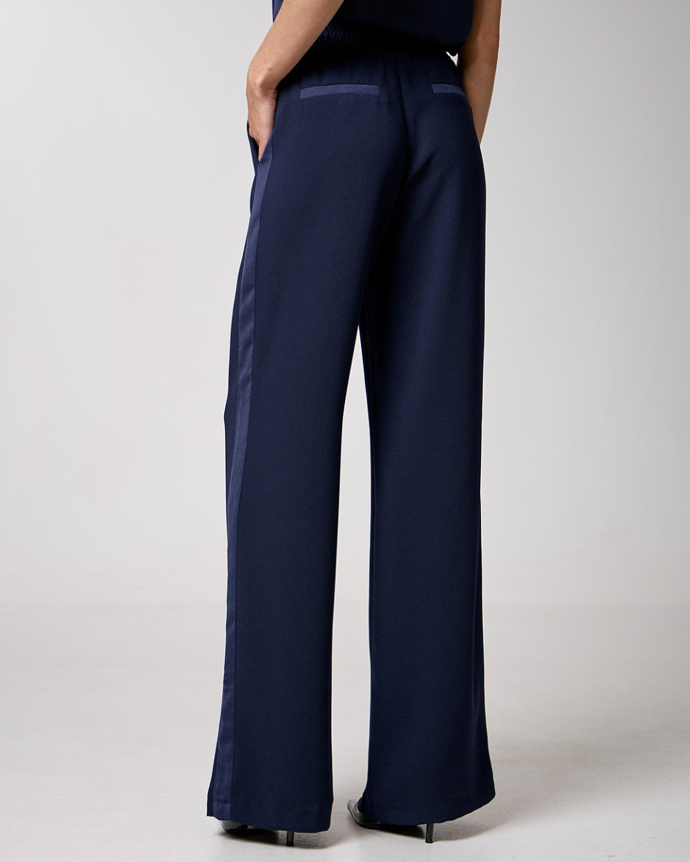 PANTALONE GAMBA LARGA