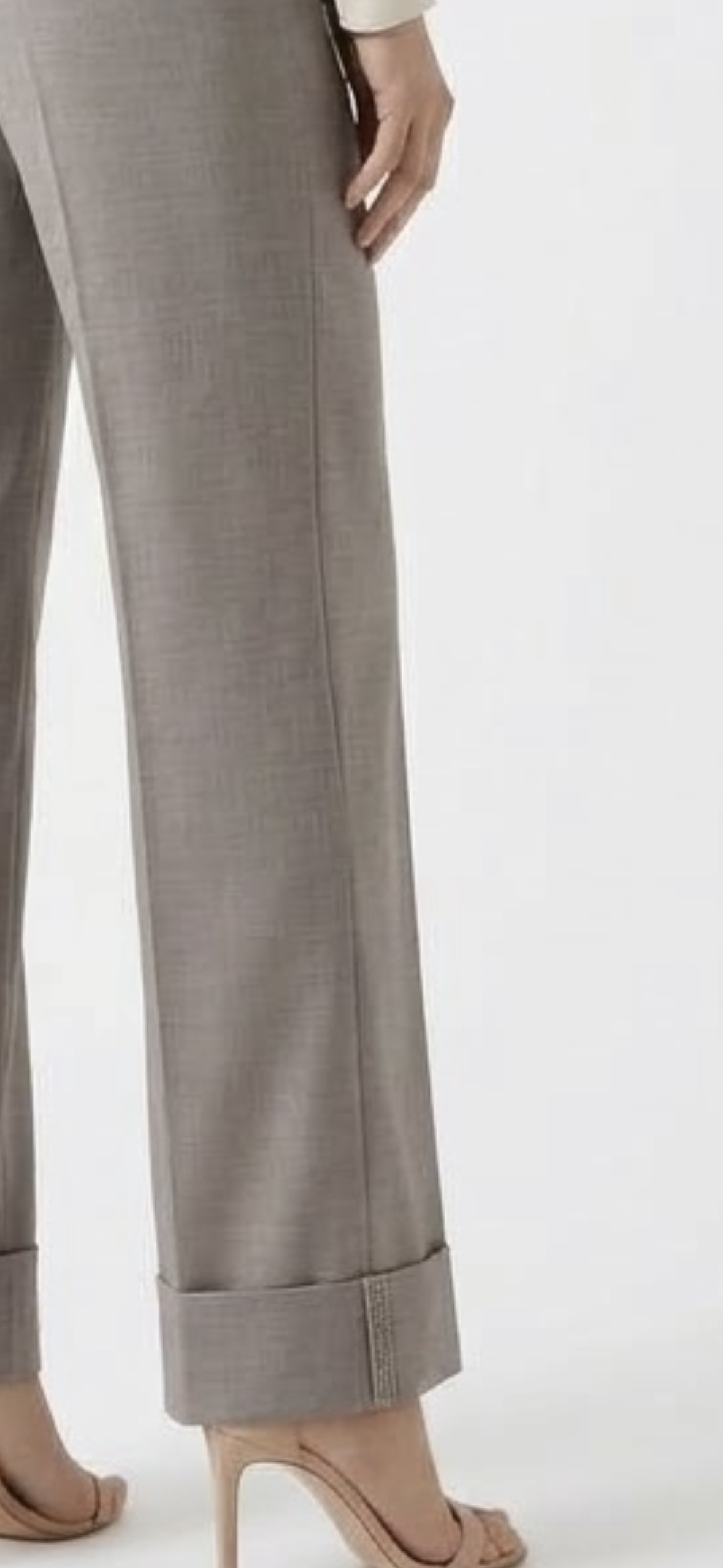 Pantalone con Risvolto e Passanti con Monile