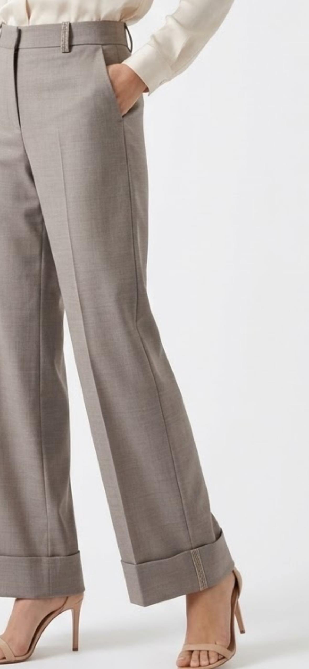Pantalone con Risvolto e Passanti con Monile