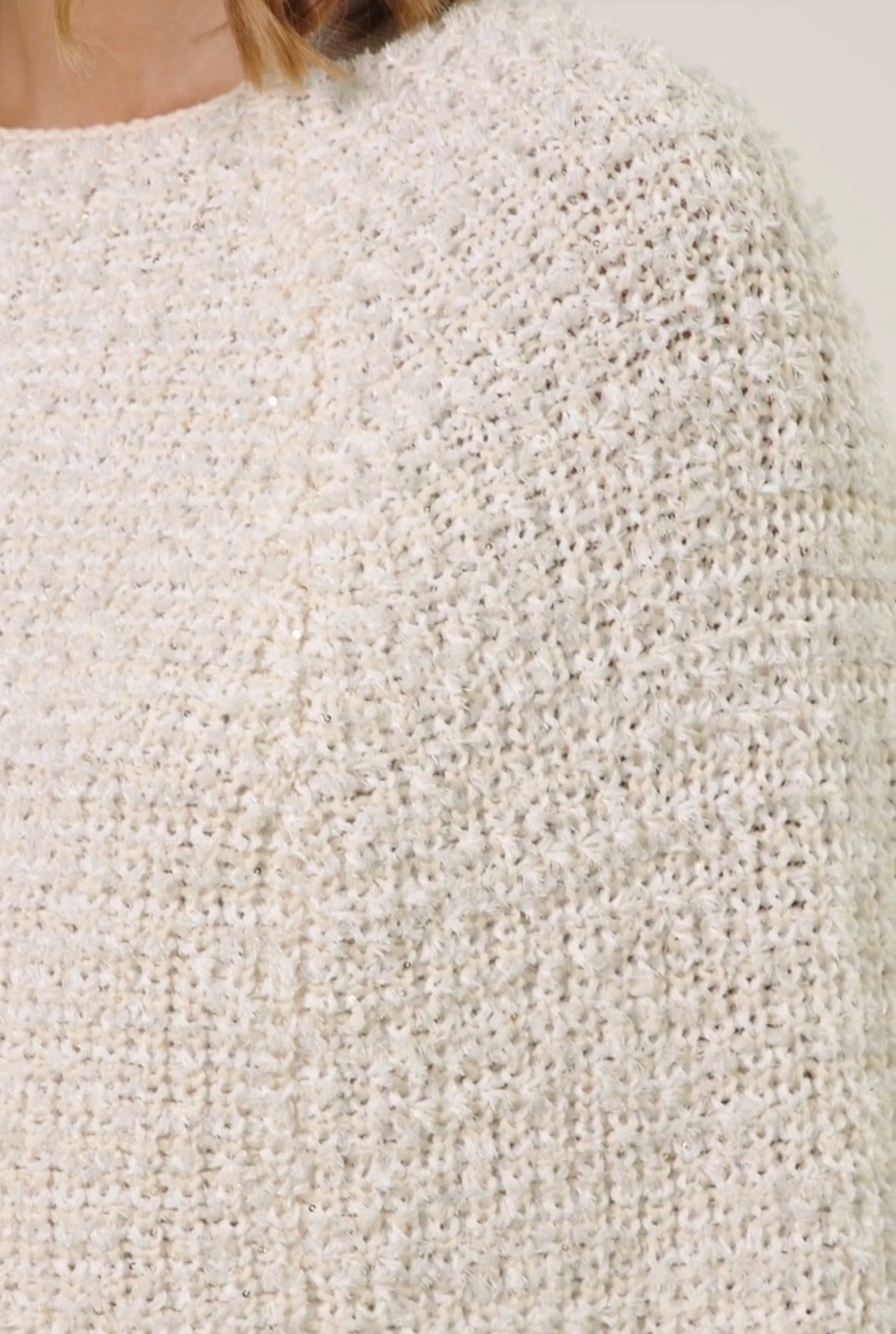 Poncho in maglia di cotonepunto perla paillettes