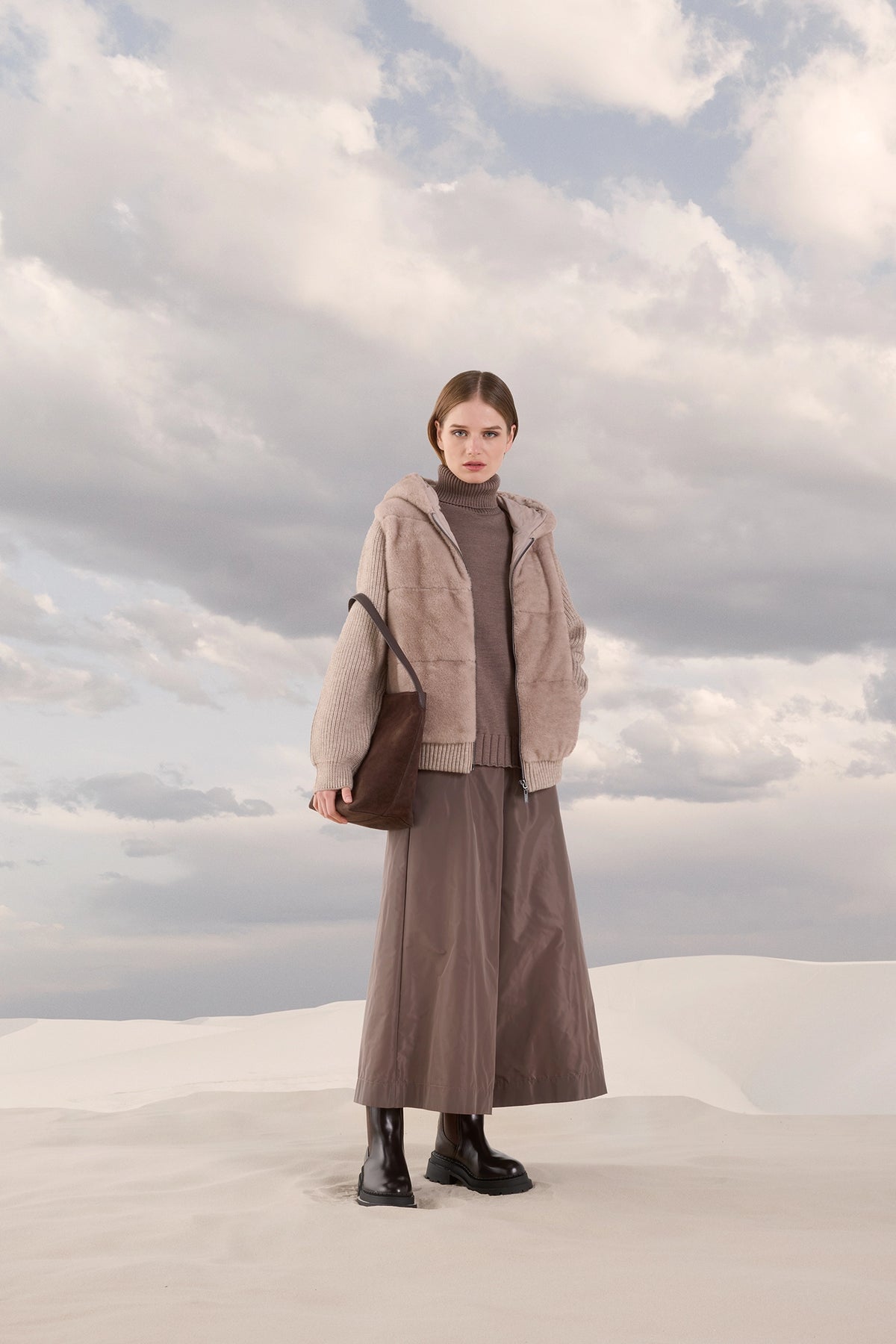 Bomber Imbottito in Eco-Pelliccia e Maniche in Maglia Con Cappuccio