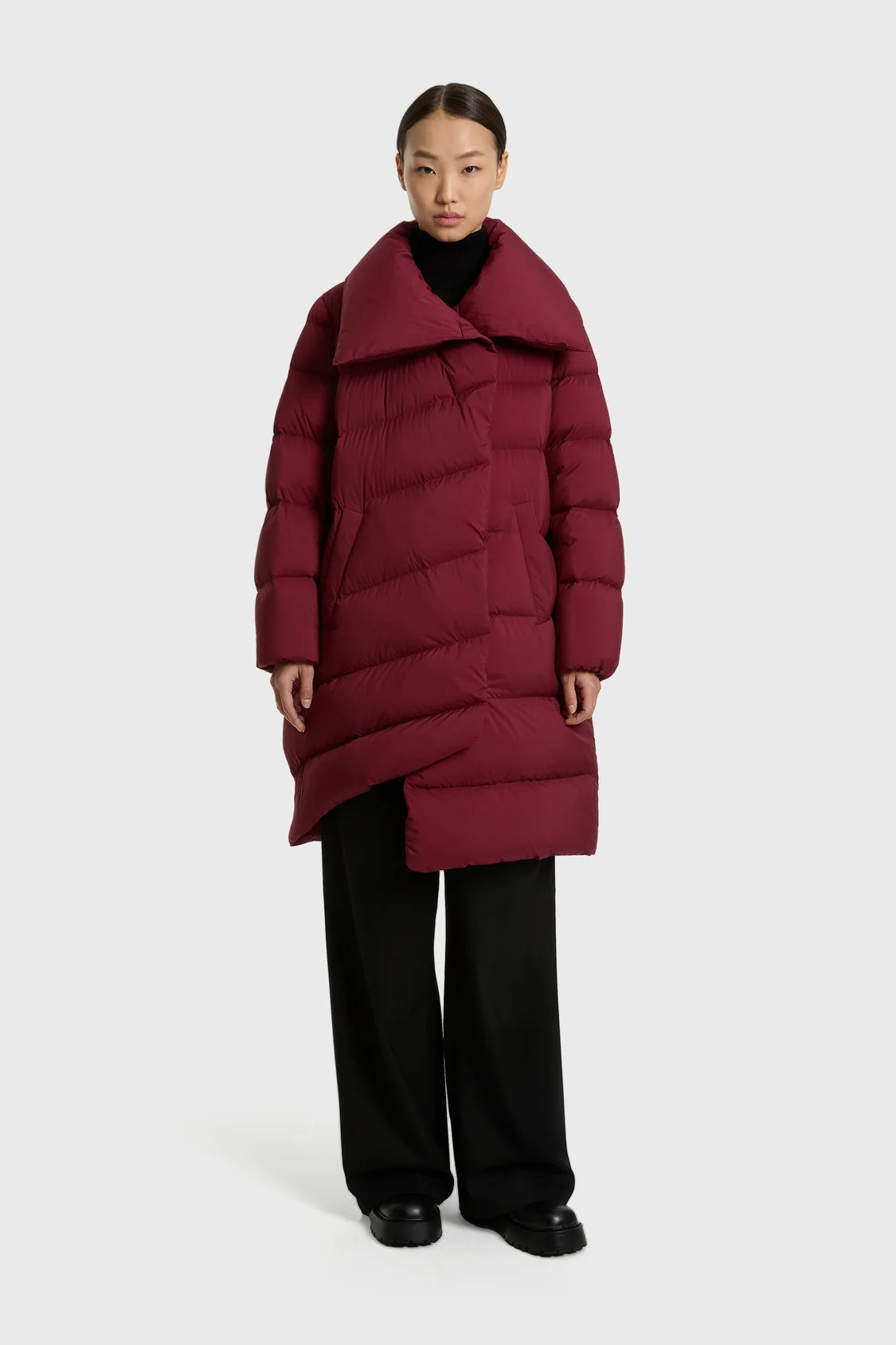 Piumino Lungo in Nylon Opaco con Maxi Collo