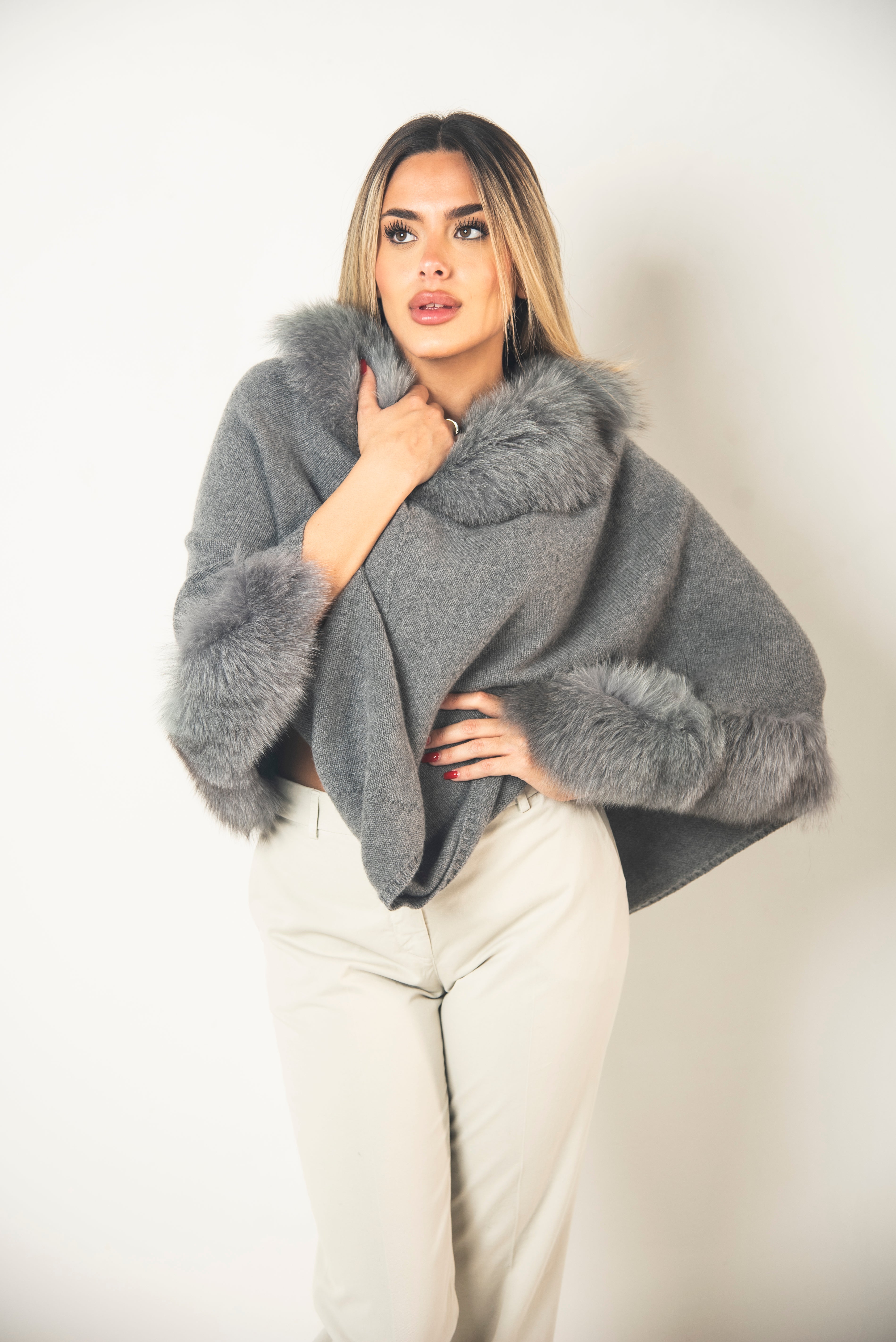 Mantella in cashmere e volpe