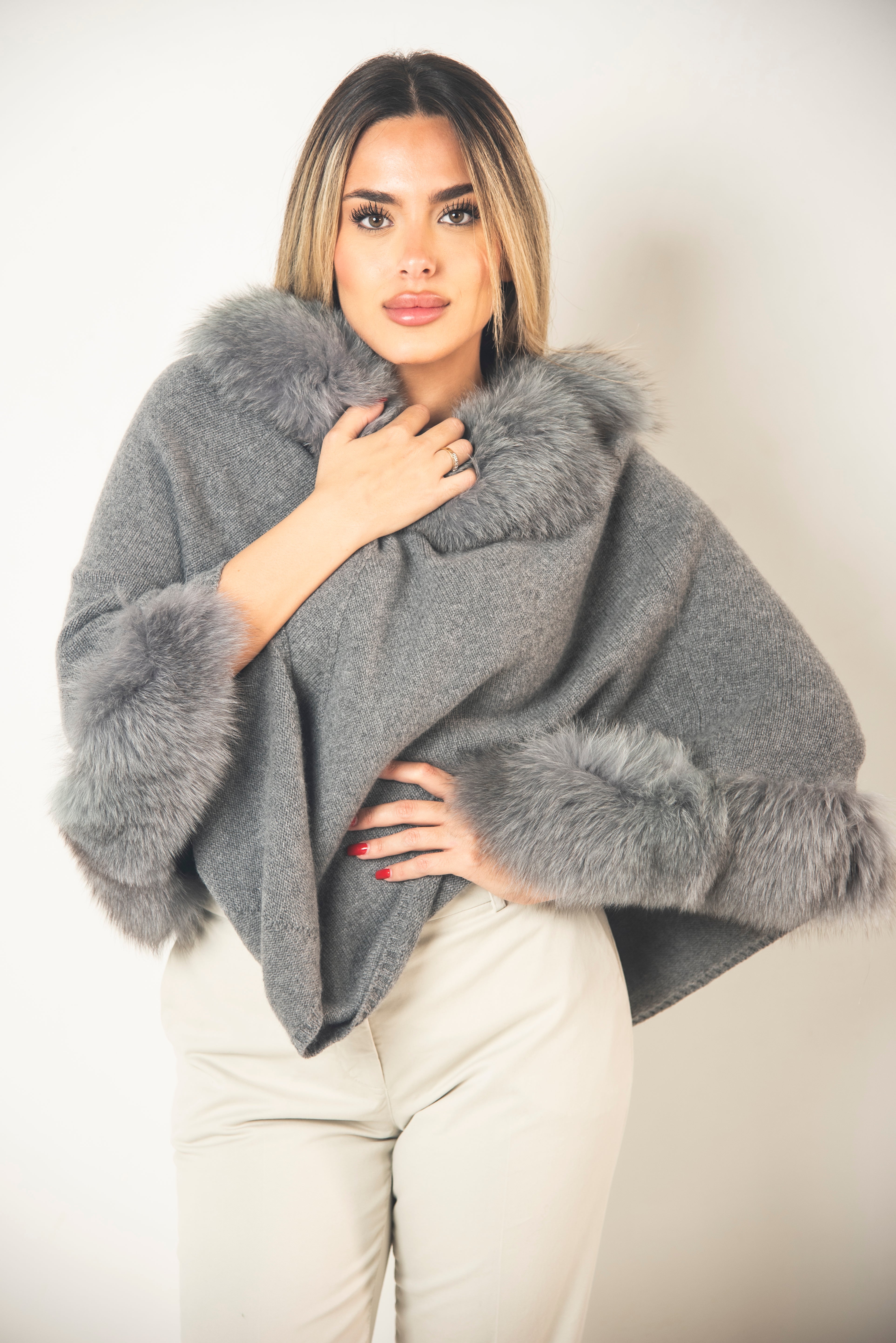 Mantella in cashmere e volpe