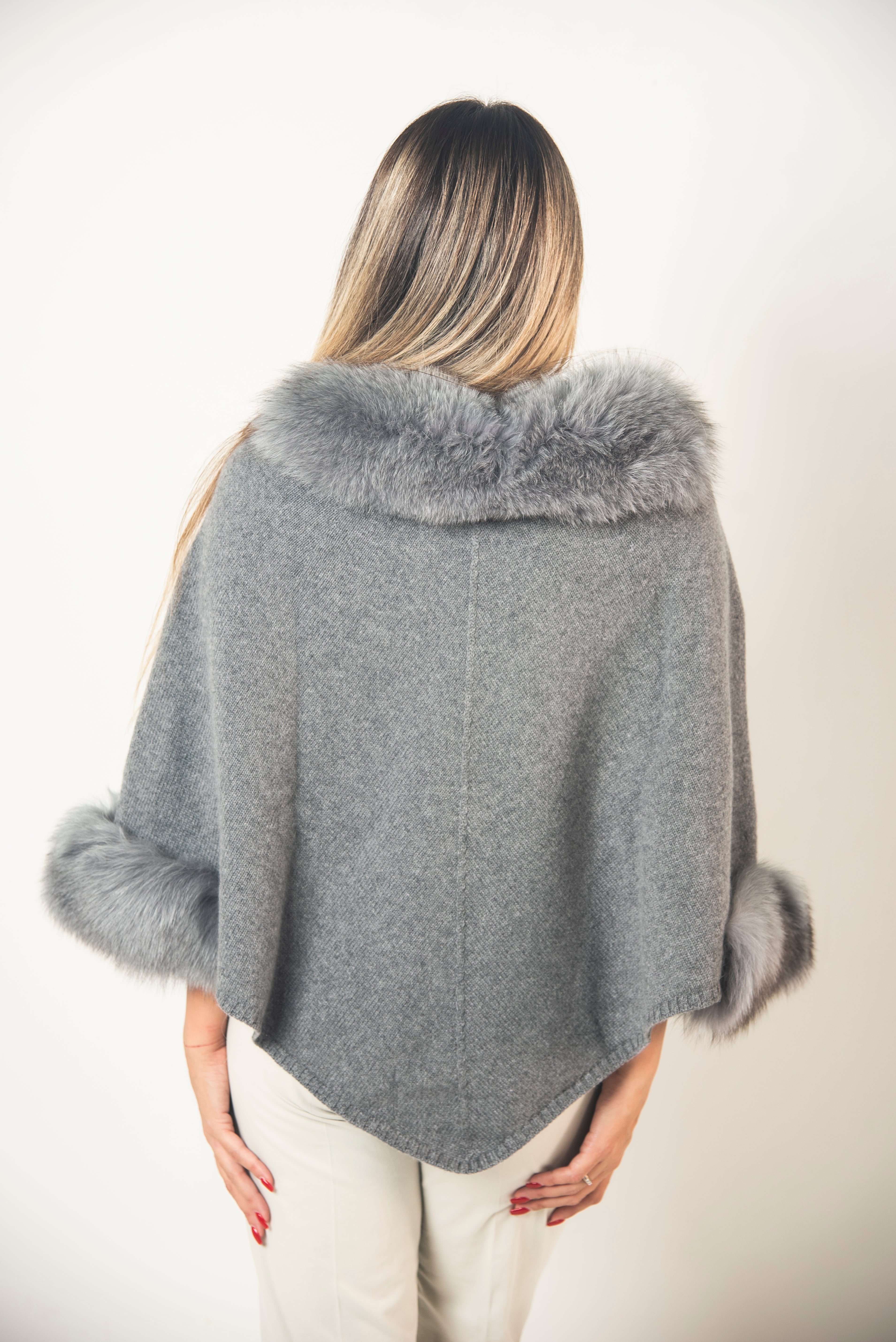 Mantella in cashmere e volpe