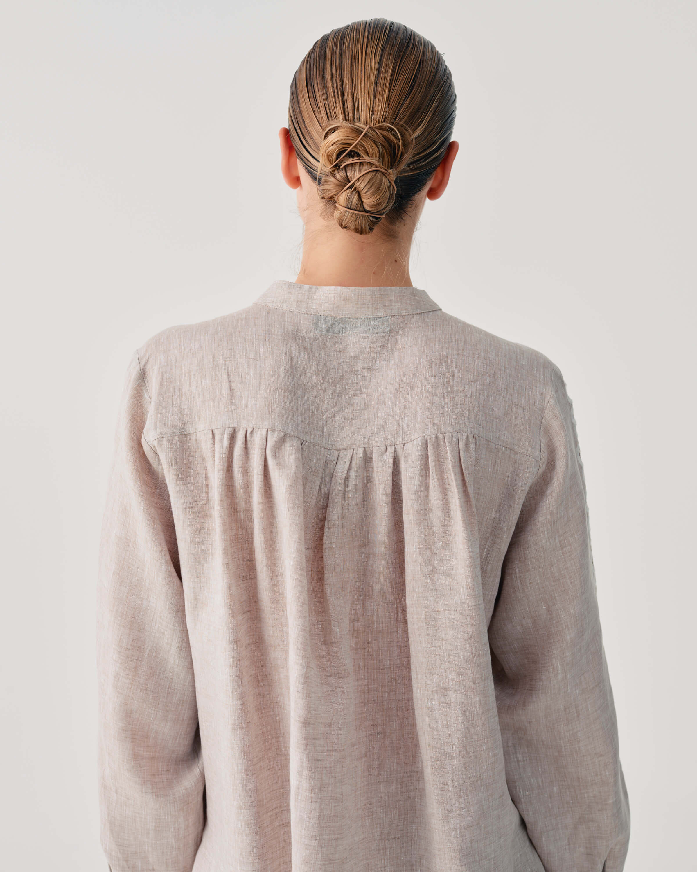 CAMICIA IN LINO CON RICAMO