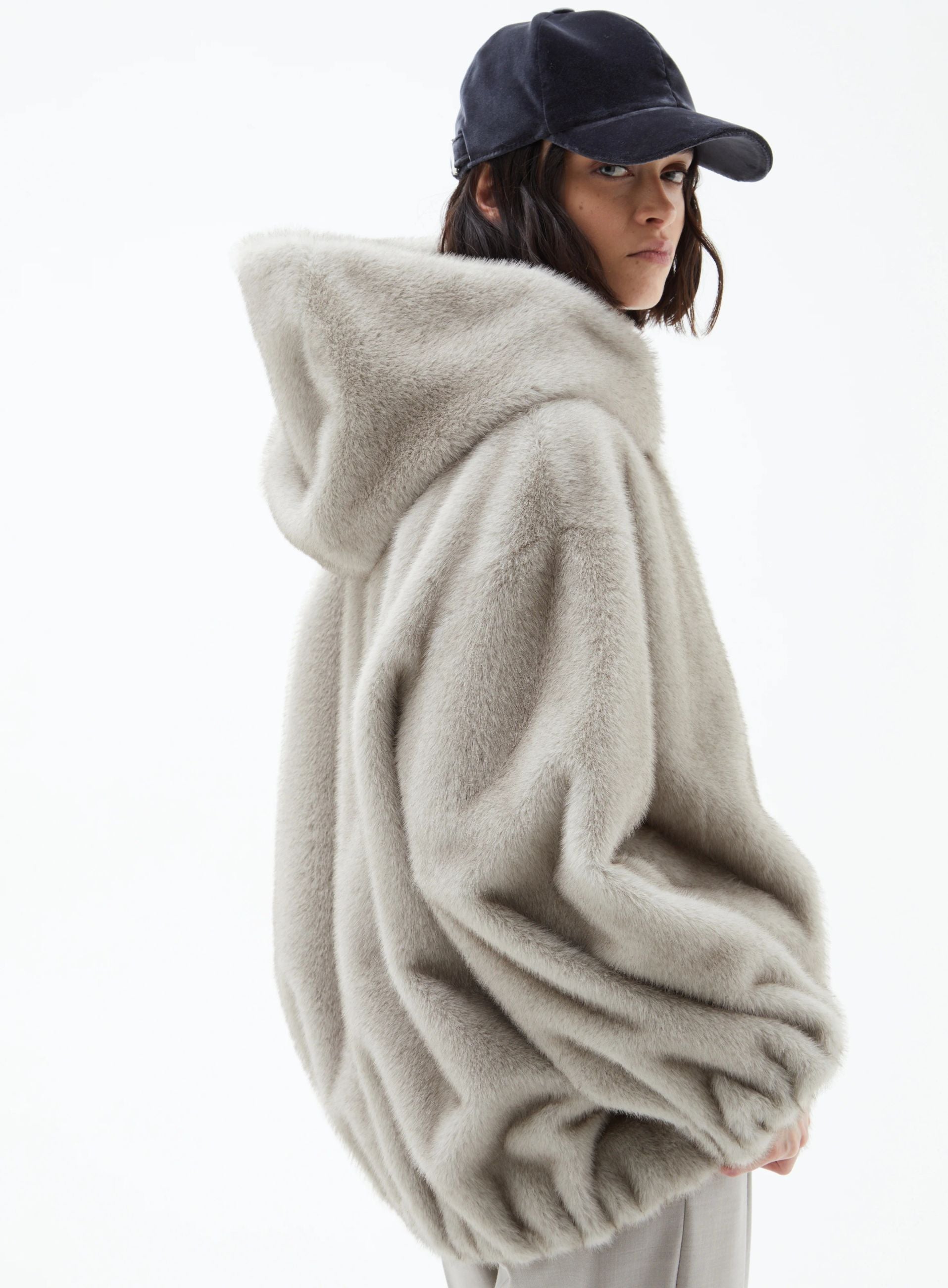 Bomber In Eco-Pelliccia con Cappuccio