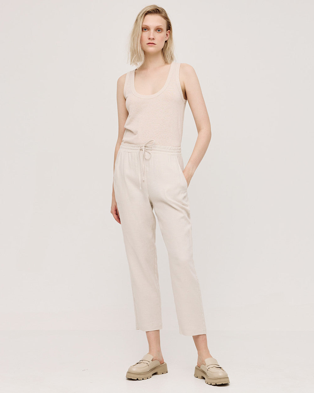 Pantaloni con cintura elastica effetto lino