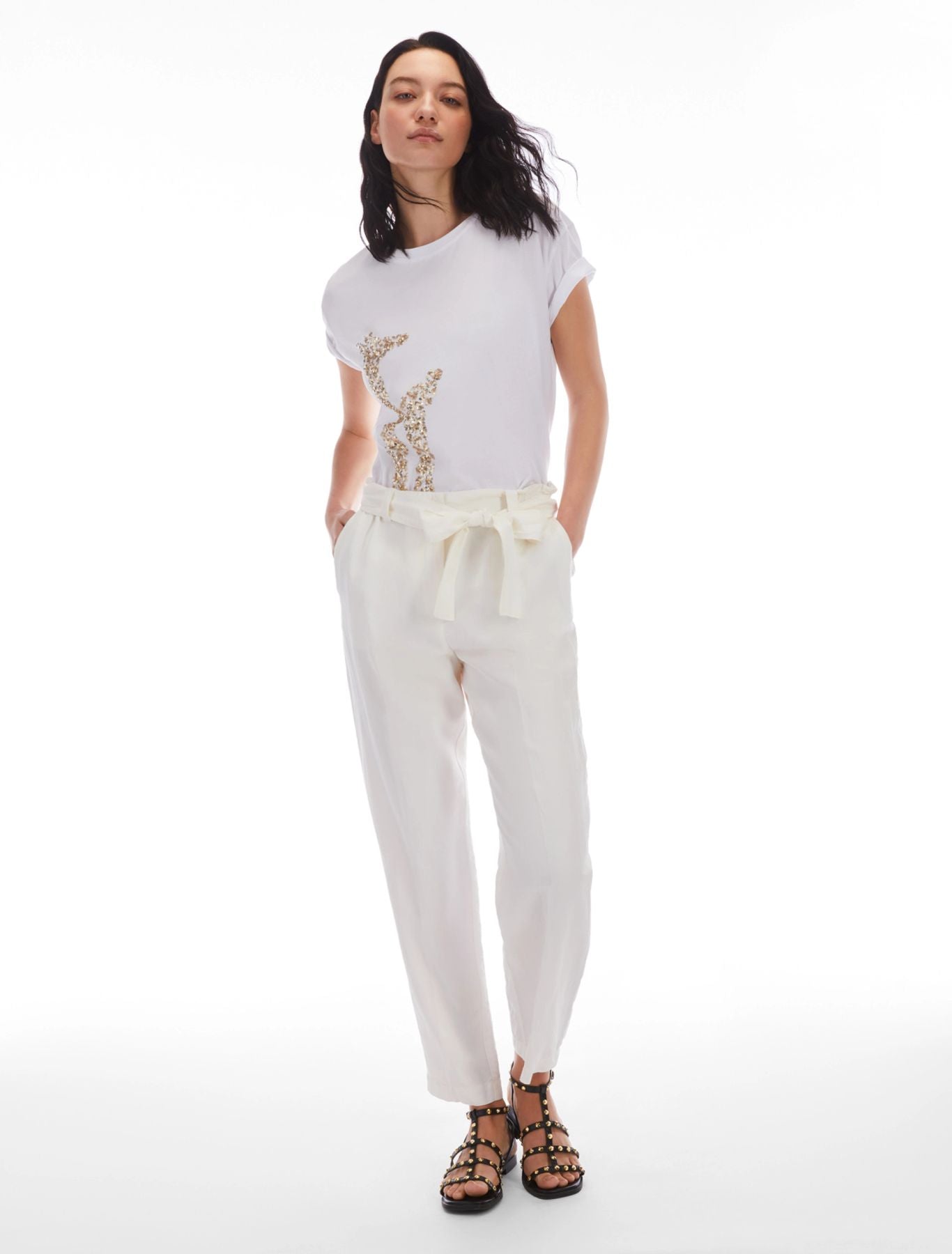 T-shirt in cotone con ricami