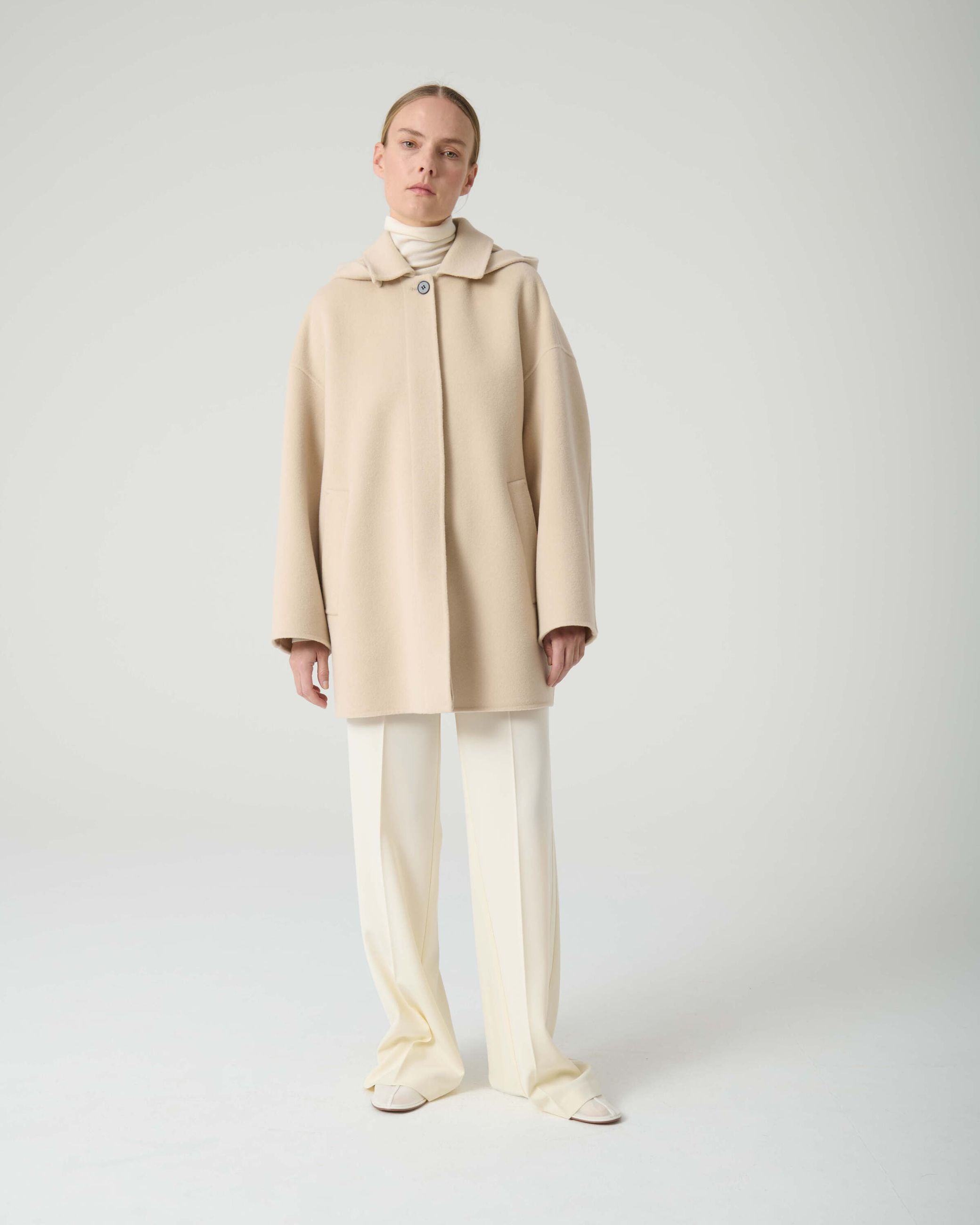 Cappotto Corto Con Cappuccio