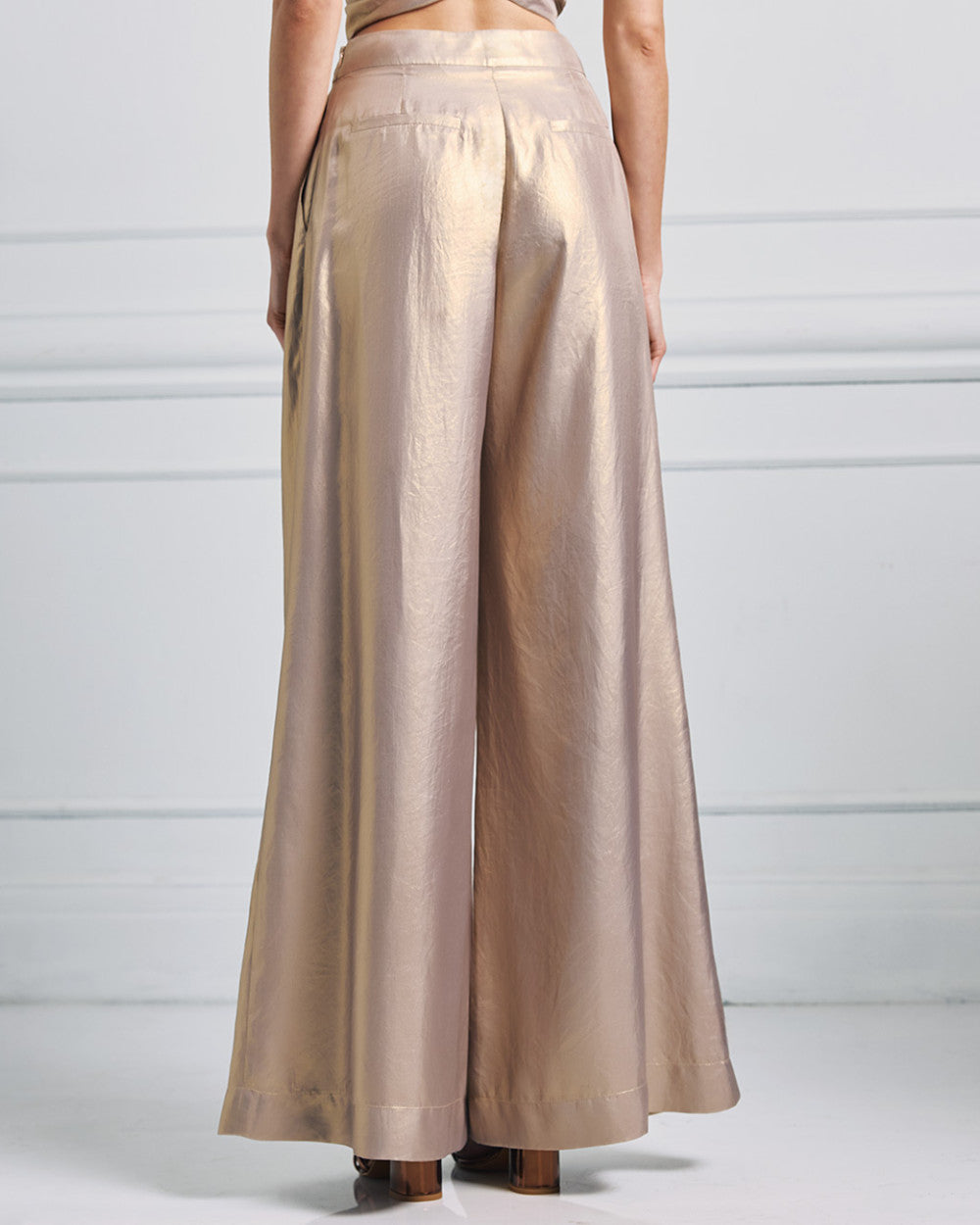 Pantaloni Effetto Metallizzato con Pinces