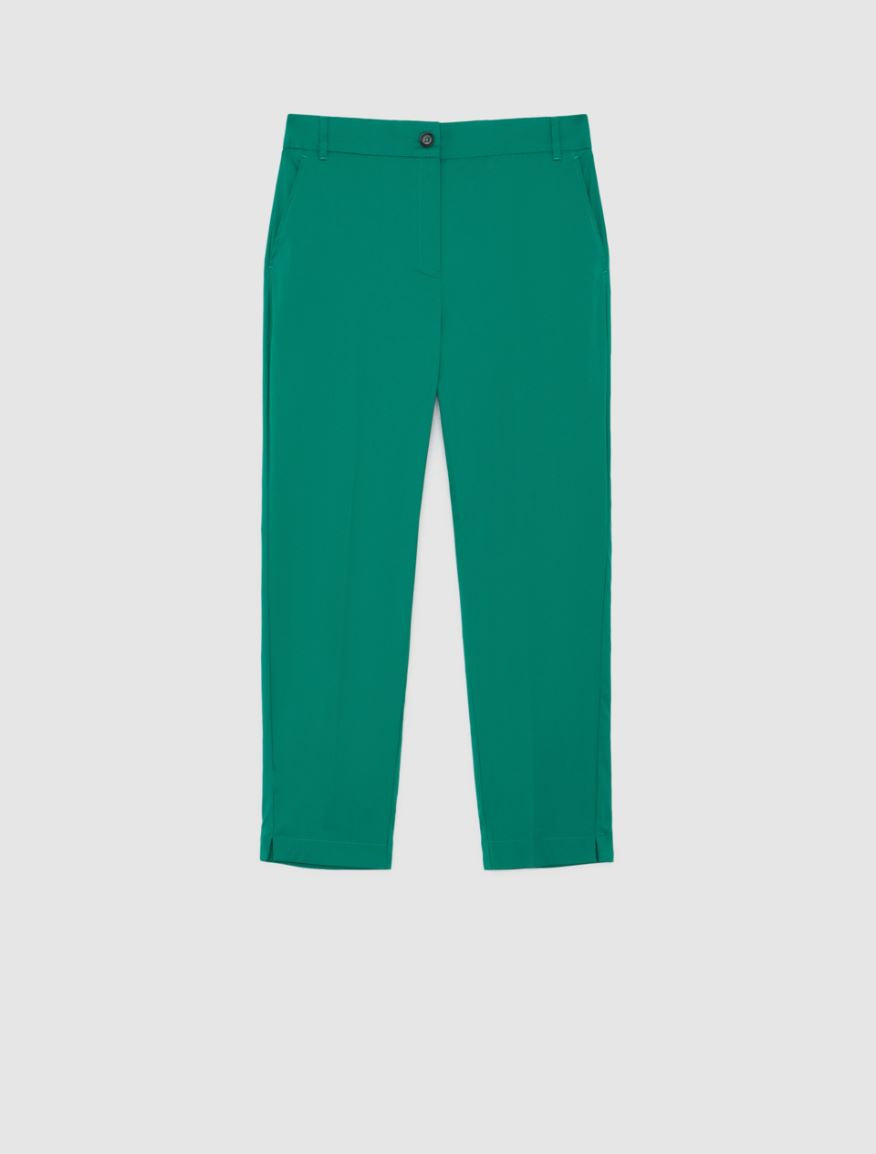 Pantaloni semiaderenti
