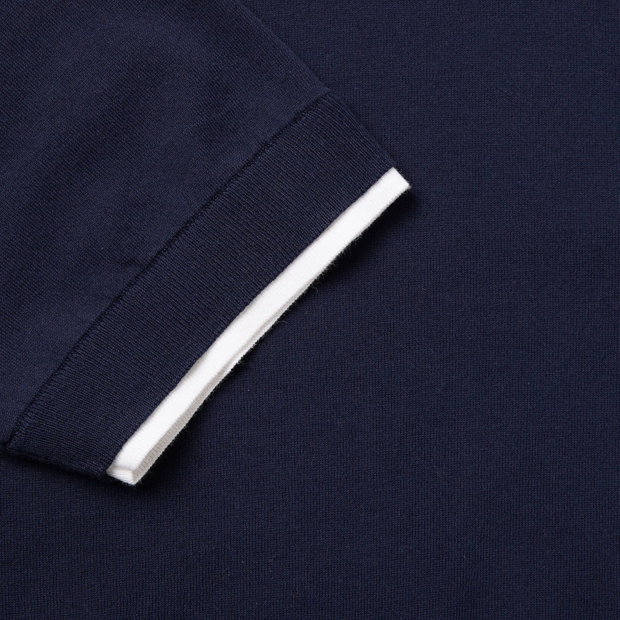 MAGLIA GIROCOLLO IN PURO COTONE EXTRAFINE  CON DETTAGLI BIANCHI