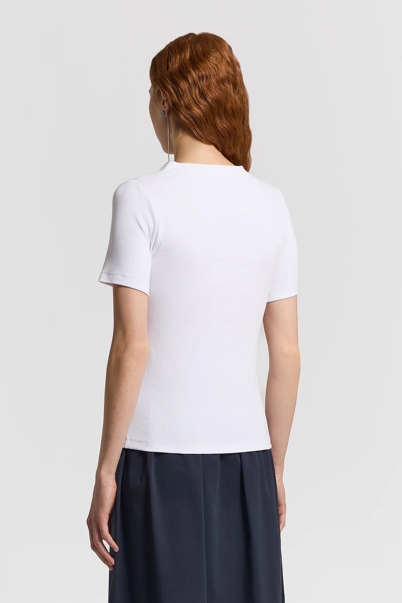 T-shirt in Microcostina di jersey Scollo V